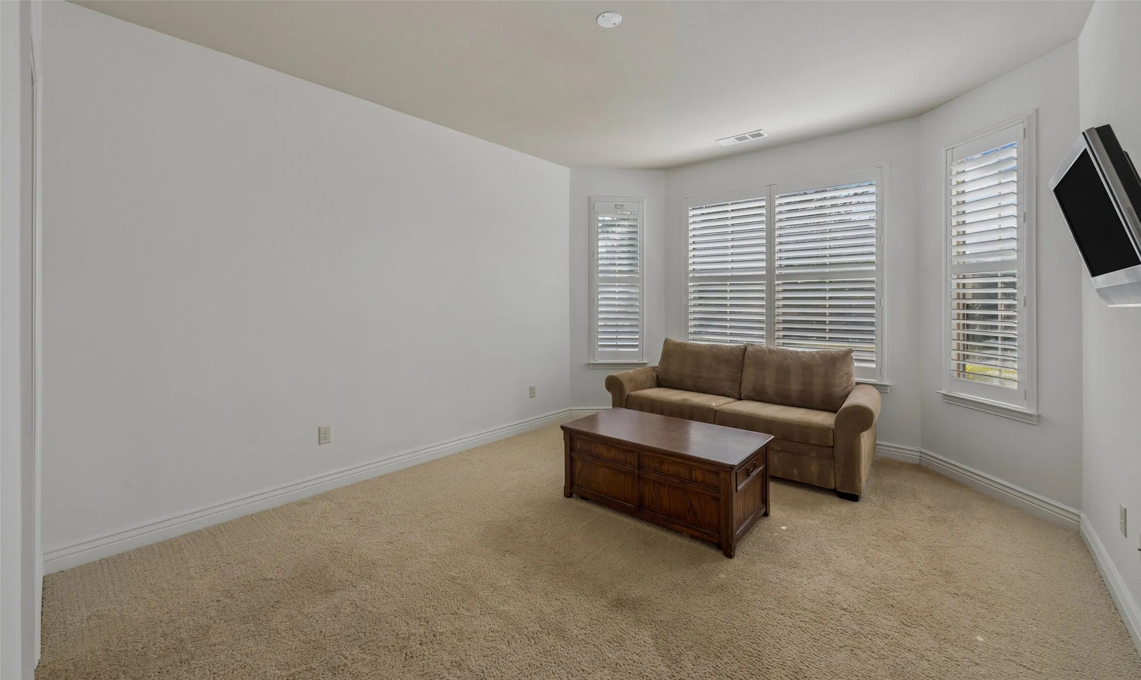 Single Family Residence For Sale in Denton County , 9905 Teakwood Avenue, Denton, Texas 76207, 2 Bedroom, 3 Bathroom, 3 Garage spaces, 1,819 Sqft, built in 2015, mls#21354099, Real Estate Agent in Denton, Homes For Sale in Denton county, Homes For Sale in Denton, Realtor in Denton Texas, Real Estate Brokerage Independent Realty Texas, Luminita Cordes Realtor