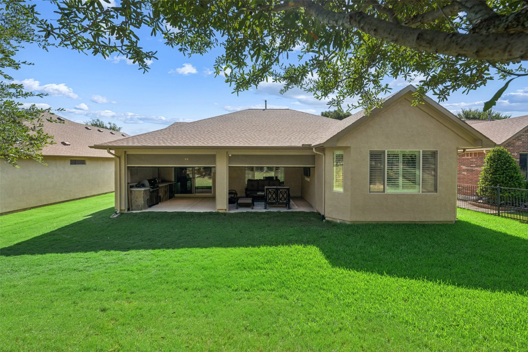 Single Family Residence For Sale in Denton County , 9905 Teakwood Avenue, Denton, Texas 76207, 2 Bedroom, 3 Bathroom, 3 Garage spaces, 1,819 Sqft, built in 2015, mls#21354099, Real Estate Agent in Denton, Homes For Sale in Denton county, Homes For Sale in Denton, Realtor in Denton Texas, Real Estate Brokerage Independent Realty Texas, Luminita Cordes Realtor