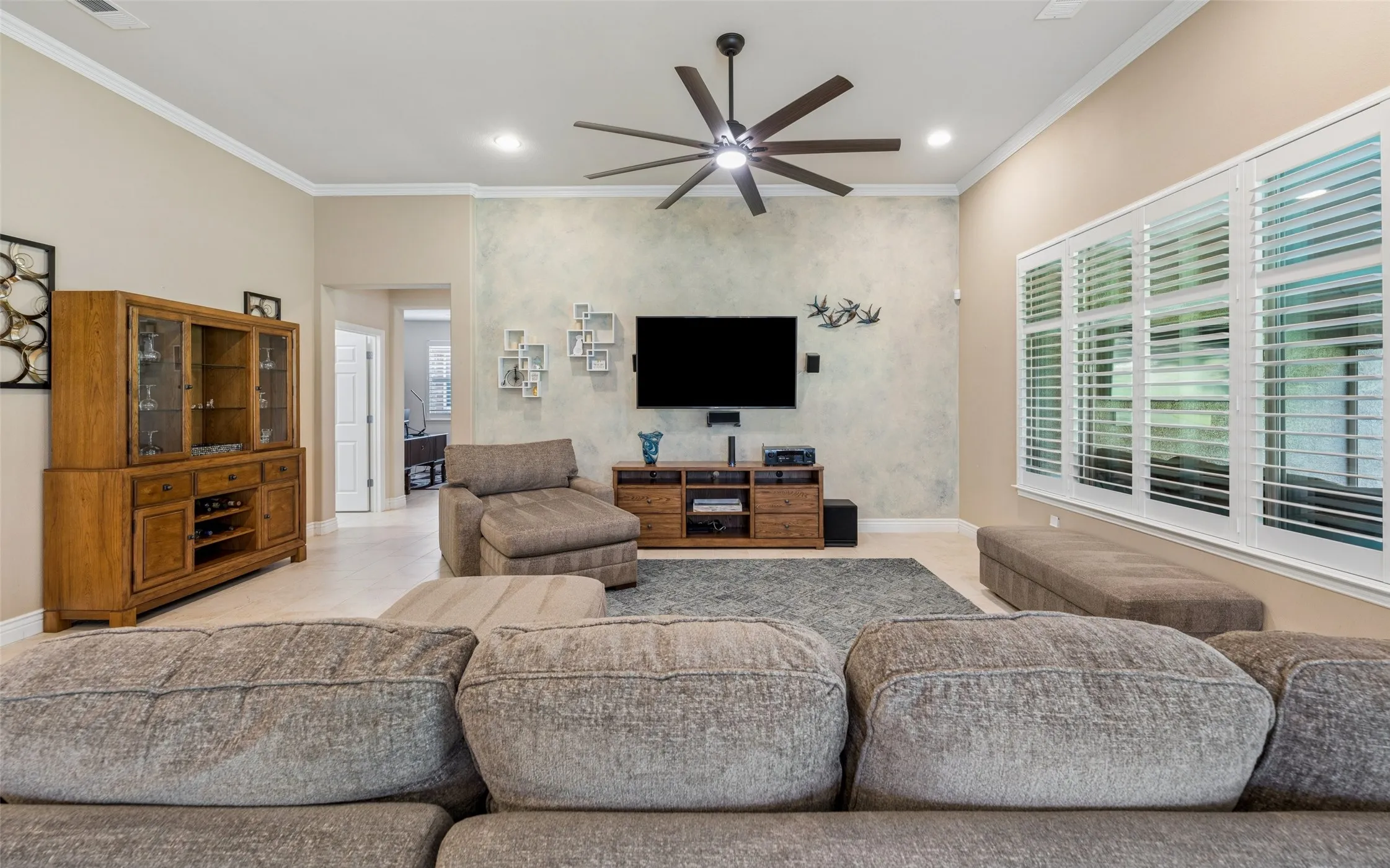 Single Family Residence For Sale in Denton County , 9905 Teakwood Avenue, Denton, Texas 76207, 2 Bedroom, 3 Bathroom, 3 Garage spaces, 1,819 Sqft, built in 2015, mls#21354099, Real Estate Agent in Denton, Homes For Sale in Denton county, Homes For Sale in Denton, Realtor in Denton Texas, Real Estate Brokerage Independent Realty Texas, Luminita Cordes Realtor