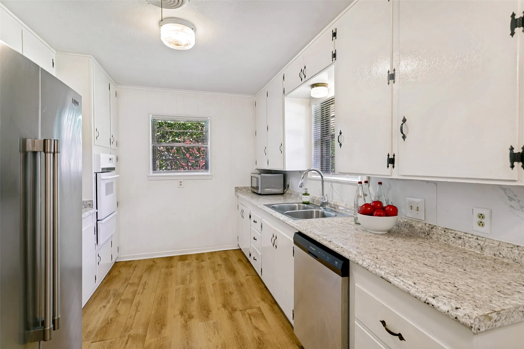Single Family Residence For Sale in Tarrant County , 3153 Tex Boulevard, Fort Worth, Texas 76116, 3 Bedroom, 3 Bathroom, 2 Garage spaces, 1,828 Sqft, built in 1963, mls#21351508, Real Estate Agent in Fort Worth, Homes For Sale in Tarrant county, Homes For Sale in Fort Worth, Realtor in Fort Worth Texas, Real Estate Brokerage Independent Realty Texas, Luminita Cordes Realtor