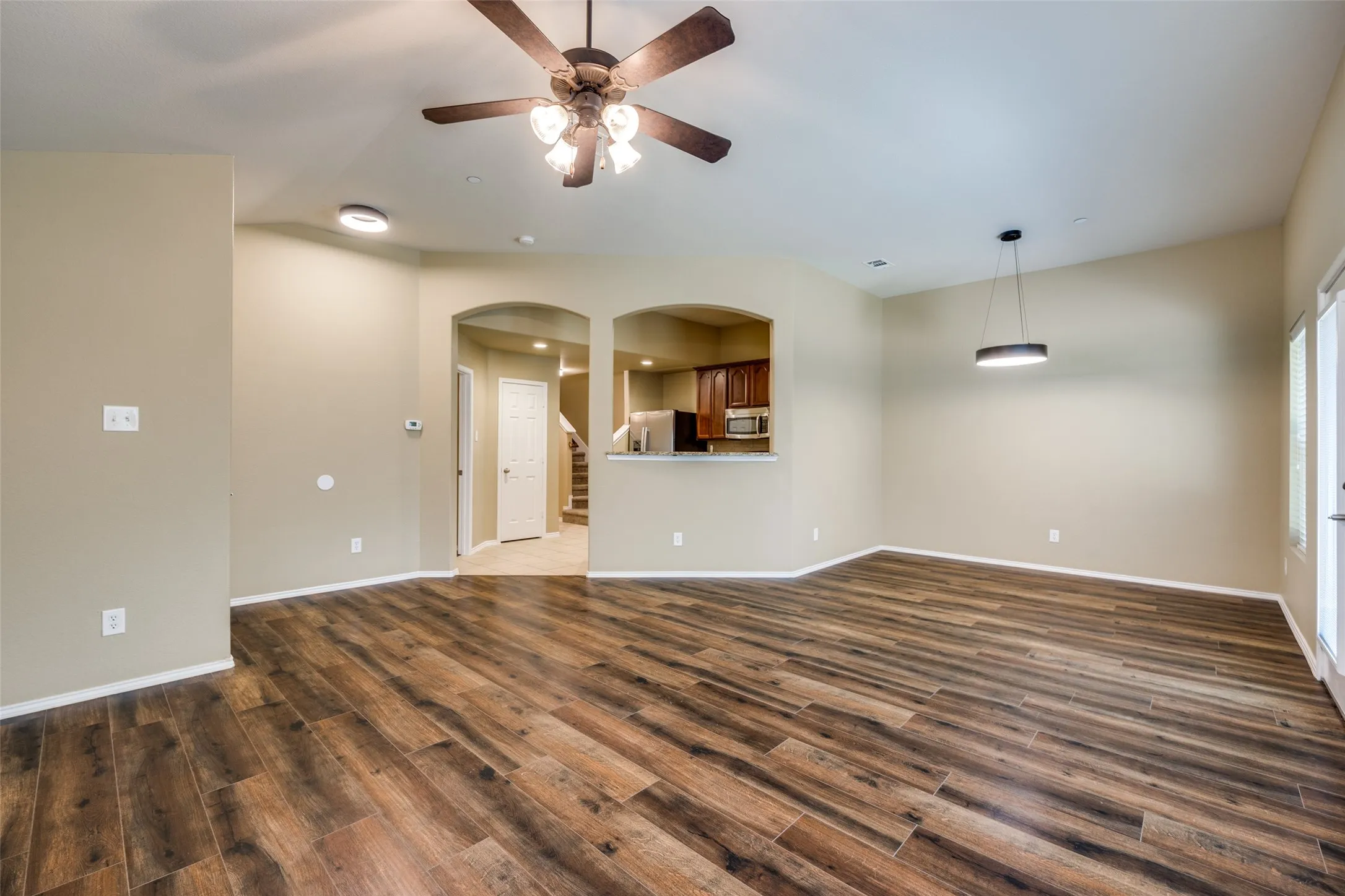 Townhouse For Rent in Collin County , 1123 Sophia Street, Allen, Texas 75013, 3 Bedroom, 3 Bathroom, 2 Garage spaces, 1,768 Sqft, built in 2008, mls#21354758, Real Estate Agent in Allen, Homes For Rent in Collin county, Homes For Rent in Allen, Realtor in Allen Texas, Real Estate Brokerage Independent Realty Texas, Luminita Cordes Realtor