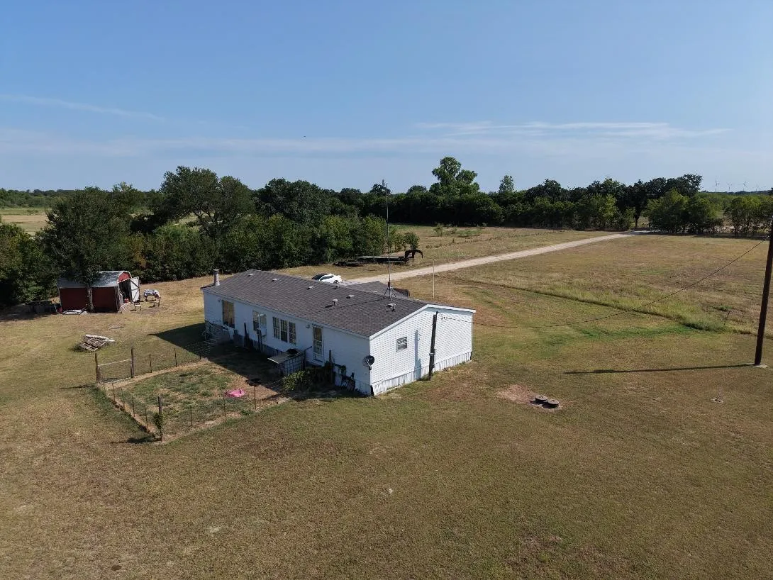 Mobile Home For Sale in Mc Lennan County , 676 Homer Young, Axtell, Texas 76624, 3 Bedroom, 2 Bathroom, Garage spaces, 1,736 Sqft, built in 2001, mls#21358756, Real Estate Agent in Axtell, Homes For Sale in Mc Lennan county, Homes For Sale in Axtell, Realtor in Axtell Texas, Real Estate Brokerage Independent Realty Texas, Luminita Cordes Realtor