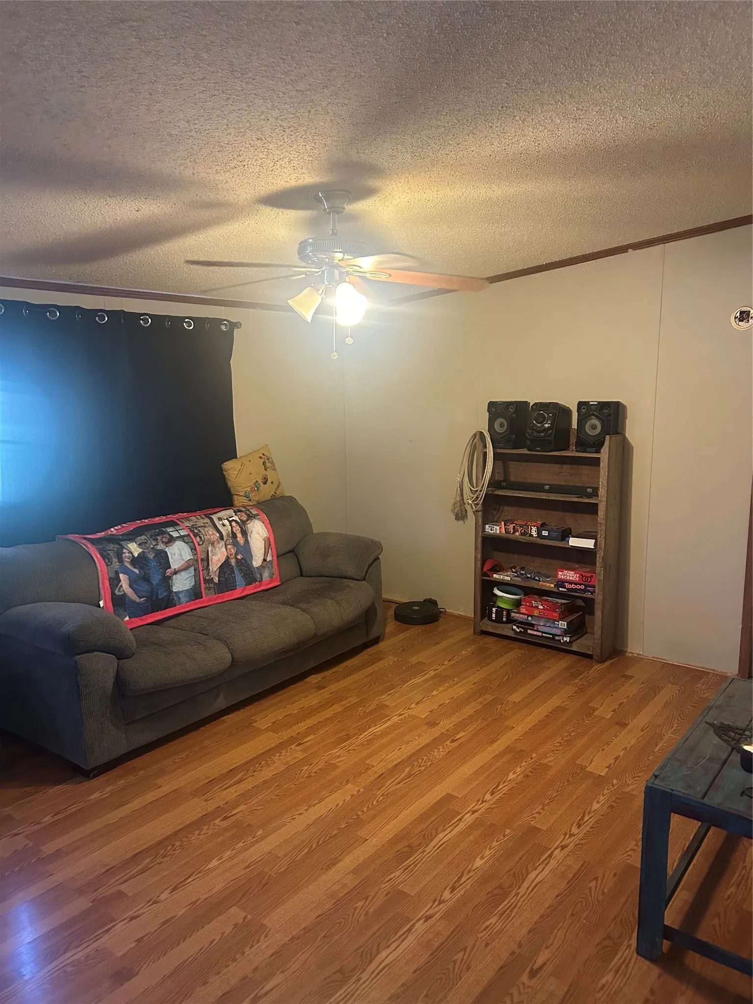 Mobile Home For Sale in Mc Lennan County , 676 Homer Young, Axtell, Texas 76624, 3 Bedroom, 2 Bathroom, Garage spaces, 1,736 Sqft, built in 2001, mls#21358756, Real Estate Agent in Axtell, Homes For Sale in Mc Lennan county, Homes For Sale in Axtell, Realtor in Axtell Texas, Real Estate Brokerage Independent Realty Texas, Luminita Cordes Realtor