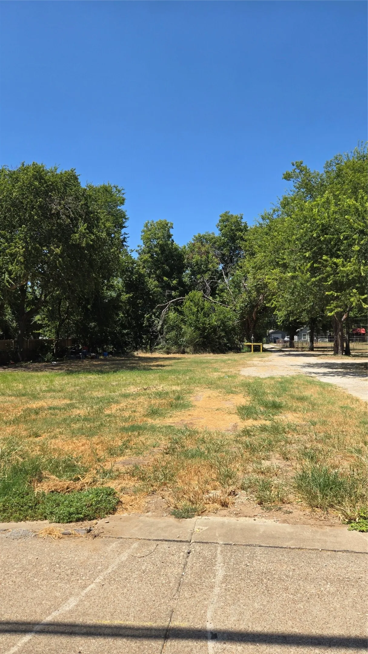 Improved Land For Sale in Johnson County , 1125 E Henderson Street, Cleburne, Texas 76031, 0, 0, Garage spaces, 0 Sqft, built in 1955, mls#21358758, Real Estate Agent in Cleburne, Homes For Sale in Johnson county, Homes For Sale in Cleburne, Realtor in Cleburne Texas, Real Estate Brokerage Independent Realty Texas, Luminita Cordes Realtor