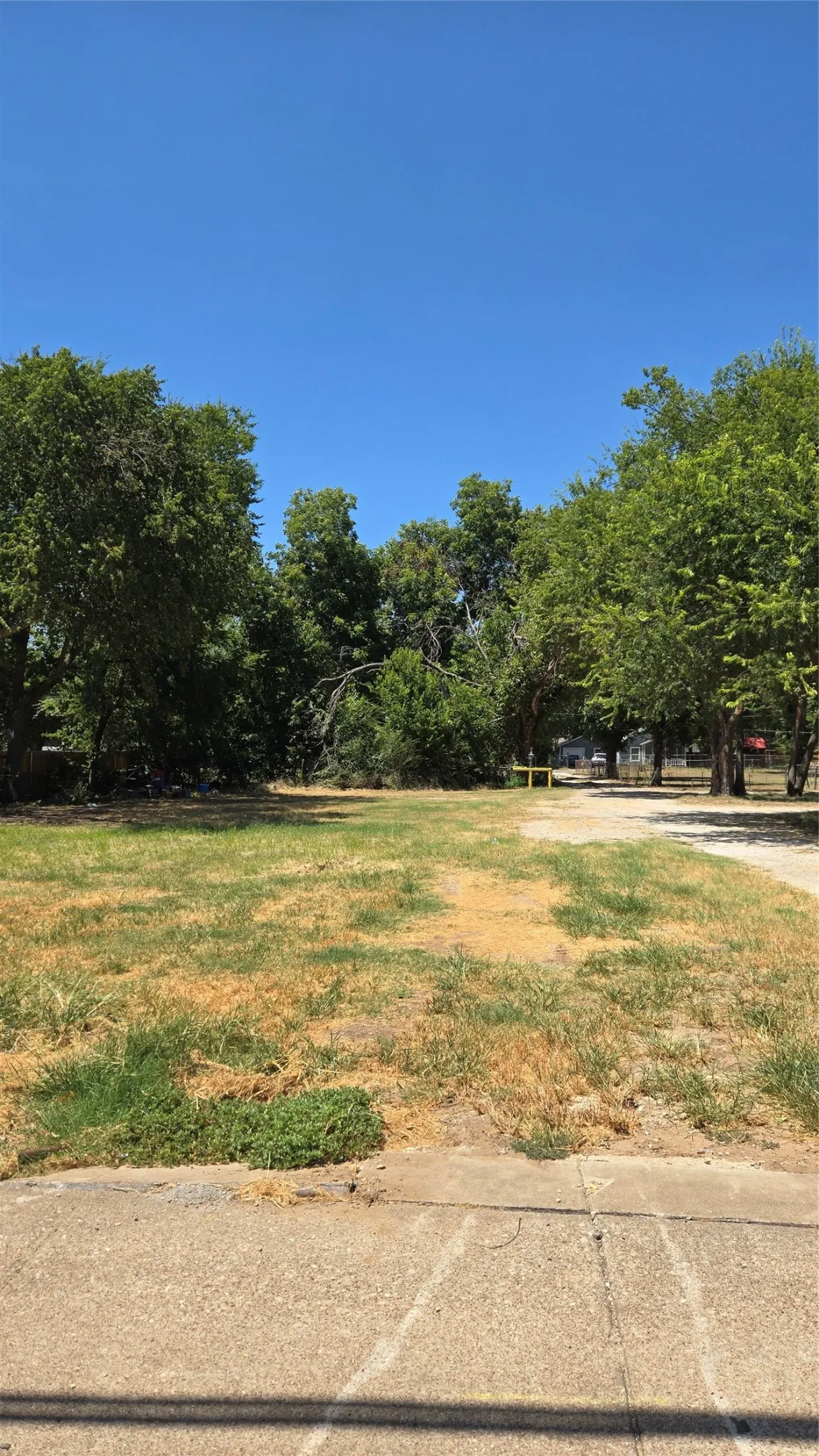 Improved Land For Sale in Johnson County , 1125 E Henderson Street, Cleburne, Texas 76031, 0, 0, Garage spaces, 0 Sqft, built in 1955, mls#21358758, Real Estate Agent in Cleburne, Homes For Sale in Johnson county, Homes For Sale in Cleburne, Realtor in Cleburne Texas, Real Estate Brokerage Independent Realty Texas, Luminita Cordes Realtor