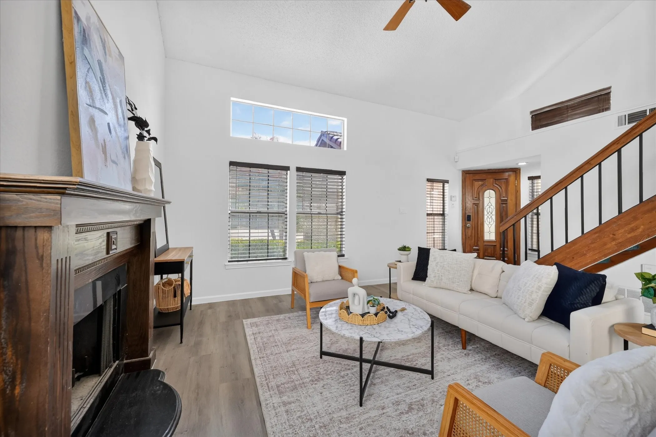 Single Family Residence For Sale in Dallas County , 631 Mission Circle, Irving, Texas 75063, 3 Bedroom, 2 Bathroom, 2 Garage spaces, 1,588 Sqft, built in 1984, mls#21348727, Real Estate Agent in Irving, Homes For Sale in Dallas county, Homes For Sale in Irving, Realtor in Irving Texas, Real Estate Brokerage Independent Realty Texas, Luminita Cordes Realtor