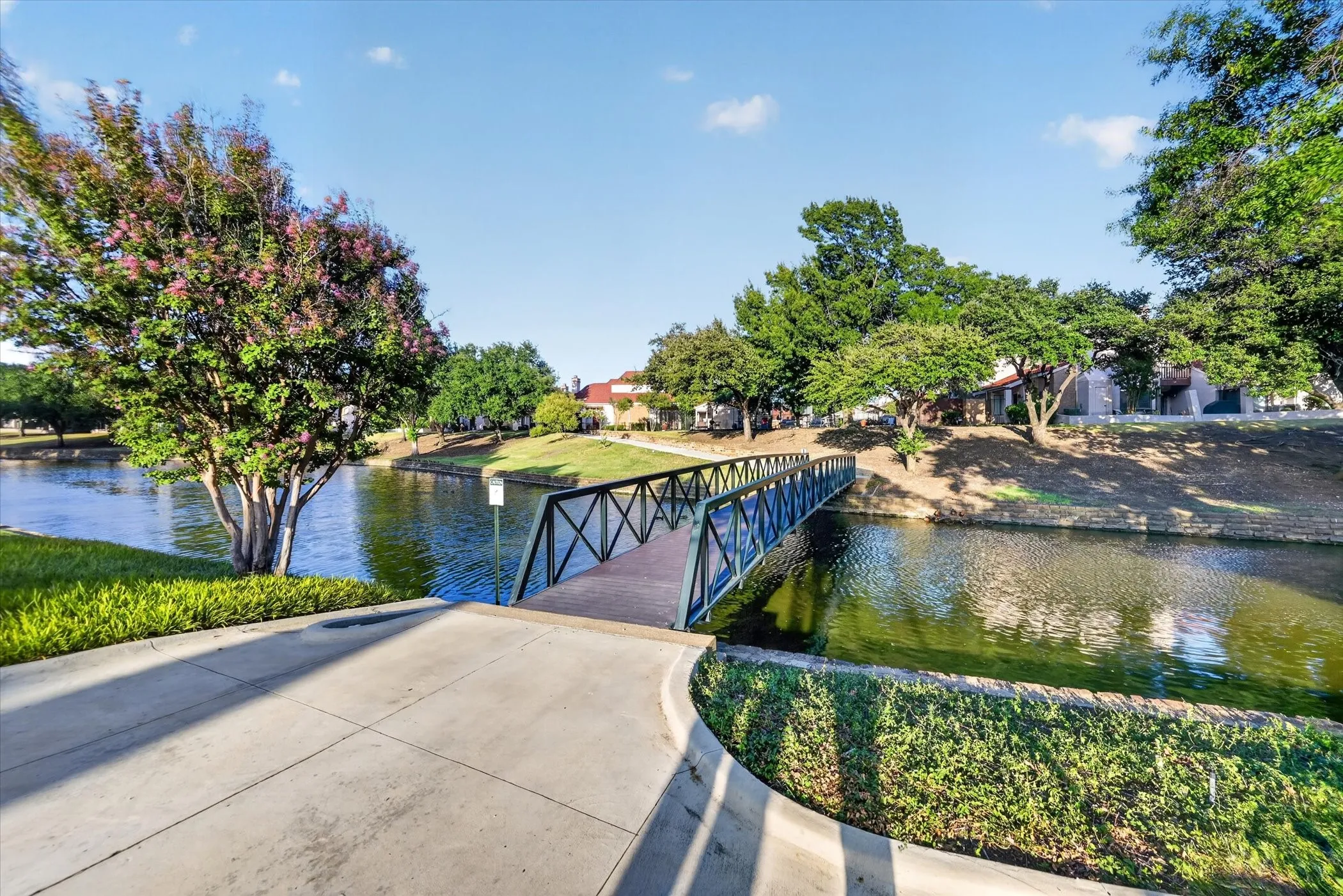 Single Family Residence For Sale in Dallas County , 631 Mission Circle, Irving, Texas 75063, 3 Bedroom, 2 Bathroom, 2 Garage spaces, 1,588 Sqft, built in 1984, mls#21348727, Real Estate Agent in Irving, Homes For Sale in Dallas county, Homes For Sale in Irving, Realtor in Irving Texas, Real Estate Brokerage Independent Realty Texas, Luminita Cordes Realtor