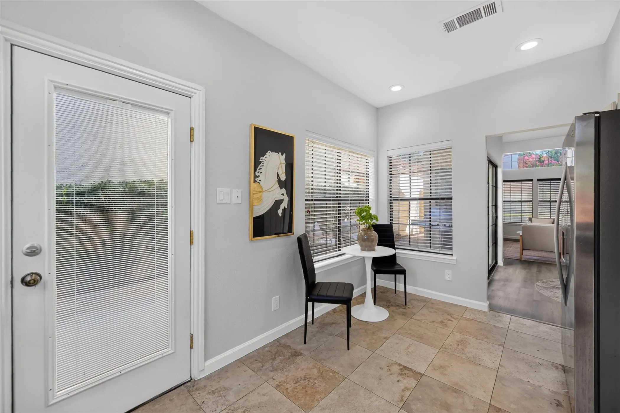Single Family Residence For Sale in Dallas County , 631 Mission Circle, Irving, Texas 75063, 3 Bedroom, 2 Bathroom, 2 Garage spaces, 1,588 Sqft, built in 1984, mls#21348727, Real Estate Agent in Irving, Homes For Sale in Dallas county, Homes For Sale in Irving, Realtor in Irving Texas, Real Estate Brokerage Independent Realty Texas, Luminita Cordes Realtor