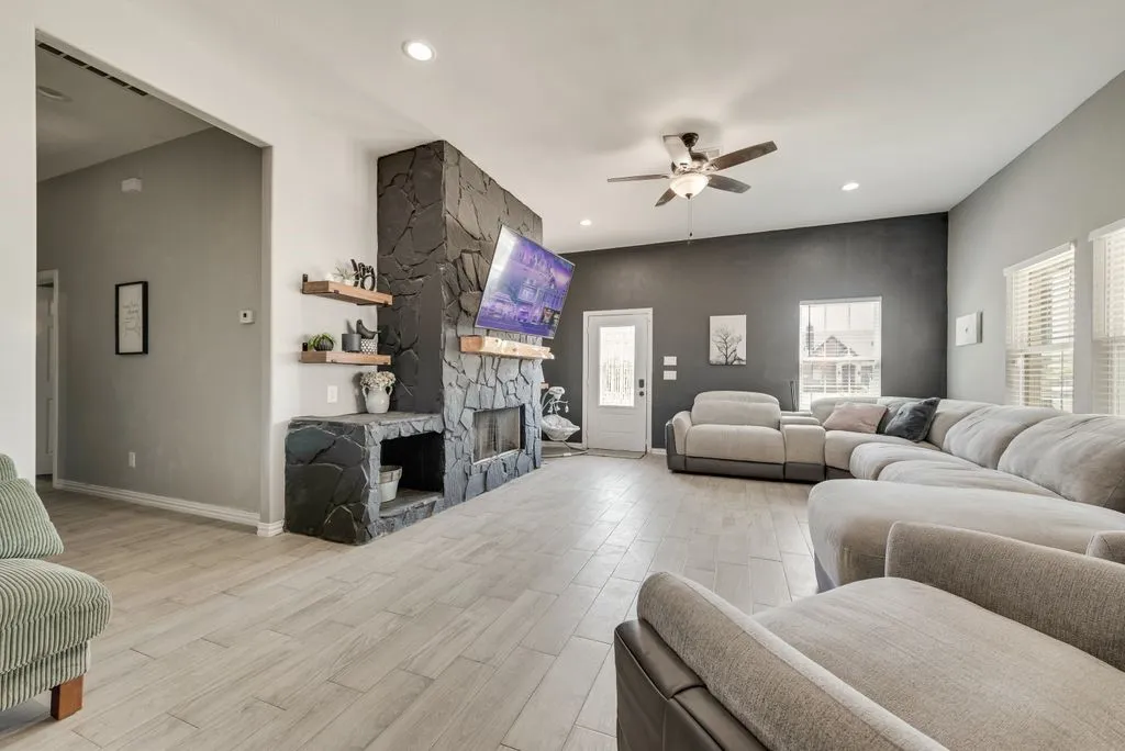 Single Family Residence For Sale in Van Zandt County , 247 Private Road 7413 Road, Wills Point, Texas 75169, 5 Bedroom, 4 Bathroom, Garage spaces, 2,568 Sqft, built in 2023, mls#21355589, Real Estate Agent in Wills Point, Homes For Sale in Van Zandt county, Homes For Sale in Wills Point, Realtor in Wills Point Texas, Real Estate Brokerage Independent Realty Texas, Luminita Cordes Realtor