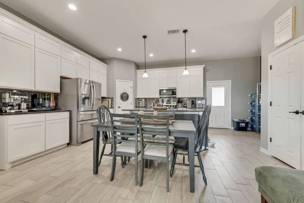 Single Family Residence For Sale in Van Zandt County , 247 Private Road 7413 Road, Wills Point, Texas 75169, 5 Bedroom, 4 Bathroom, Garage spaces, 2,568 Sqft, built in 2023, mls#21355589, Real Estate Agent in Wills Point, Homes For Sale in Van Zandt county, Homes For Sale in Wills Point, Realtor in Wills Point Texas, Real Estate Brokerage Independent Realty Texas, Luminita Cordes Realtor