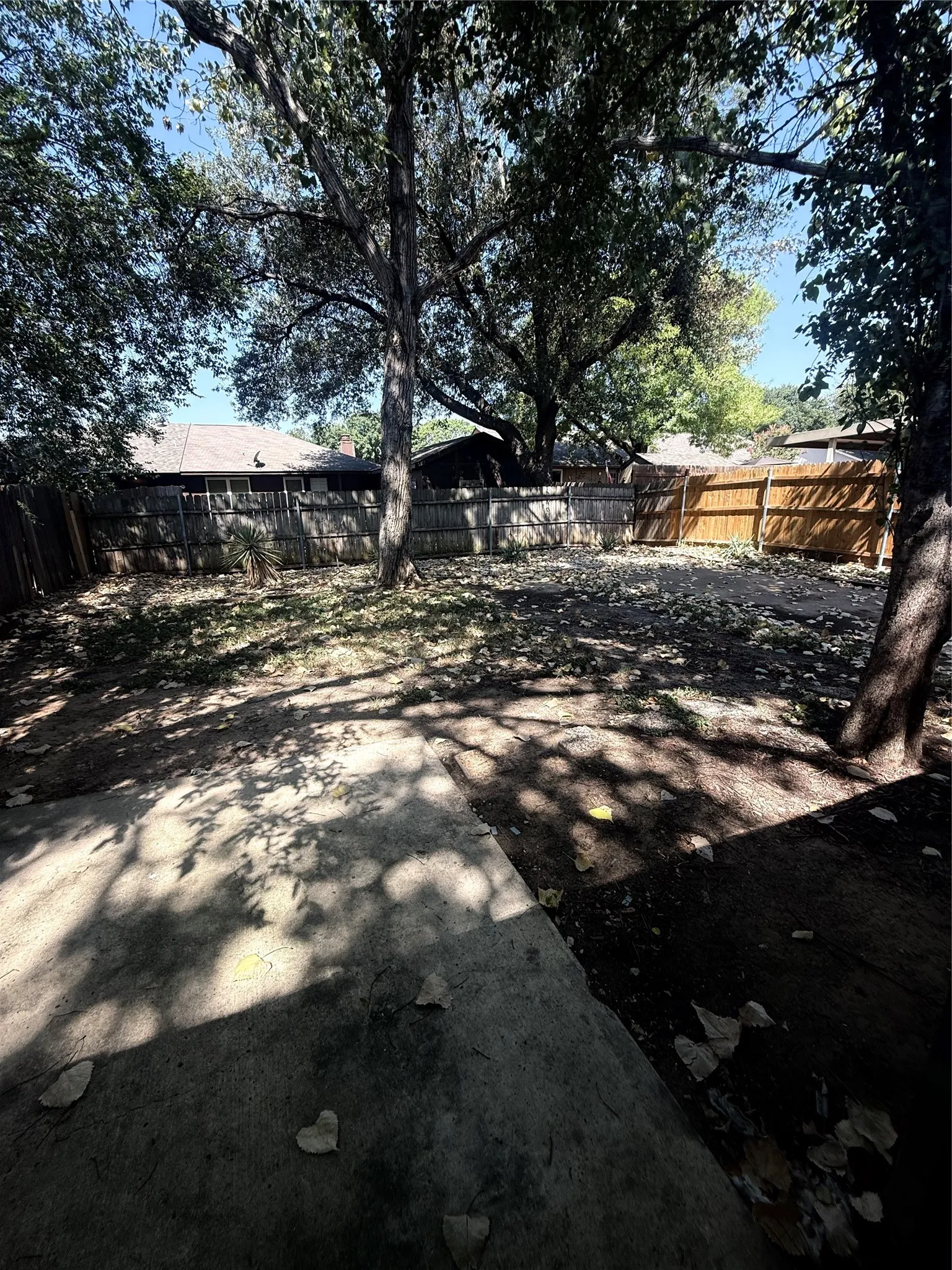 Duplex For Rent in Tarrant County , 763 Little Creek Drive, Euless, Texas 76039, 3 Bedroom, 2 Bathroom, Garage spaces, 1,064 Sqft, built in 1982, Price $1,850, mls#21358715, Real Estate Agent in Euless, Homes For Rent in Tarrant county, Homes For Rent in Euless, Realtor in Euless Texas, Real Estate Brokerage Independent Realty Texas, Luminita Cordes Realtor