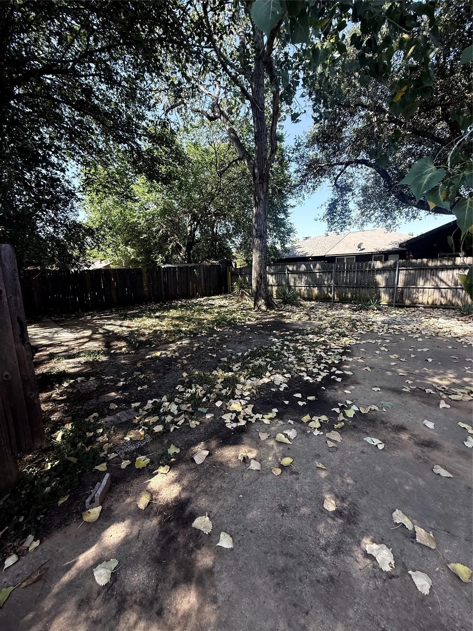 Duplex For Rent in Tarrant County , 763 Little Creek Drive, Euless, Texas 76039, 3 Bedroom, 2 Bathroom, Garage spaces, 1,064 Sqft, built in 1982, Price $1,850, mls#21358715, Real Estate Agent in Euless, Homes For Rent in Tarrant county, Homes For Rent in Euless, Realtor in Euless Texas, Real Estate Brokerage Independent Realty Texas, Luminita Cordes Realtor