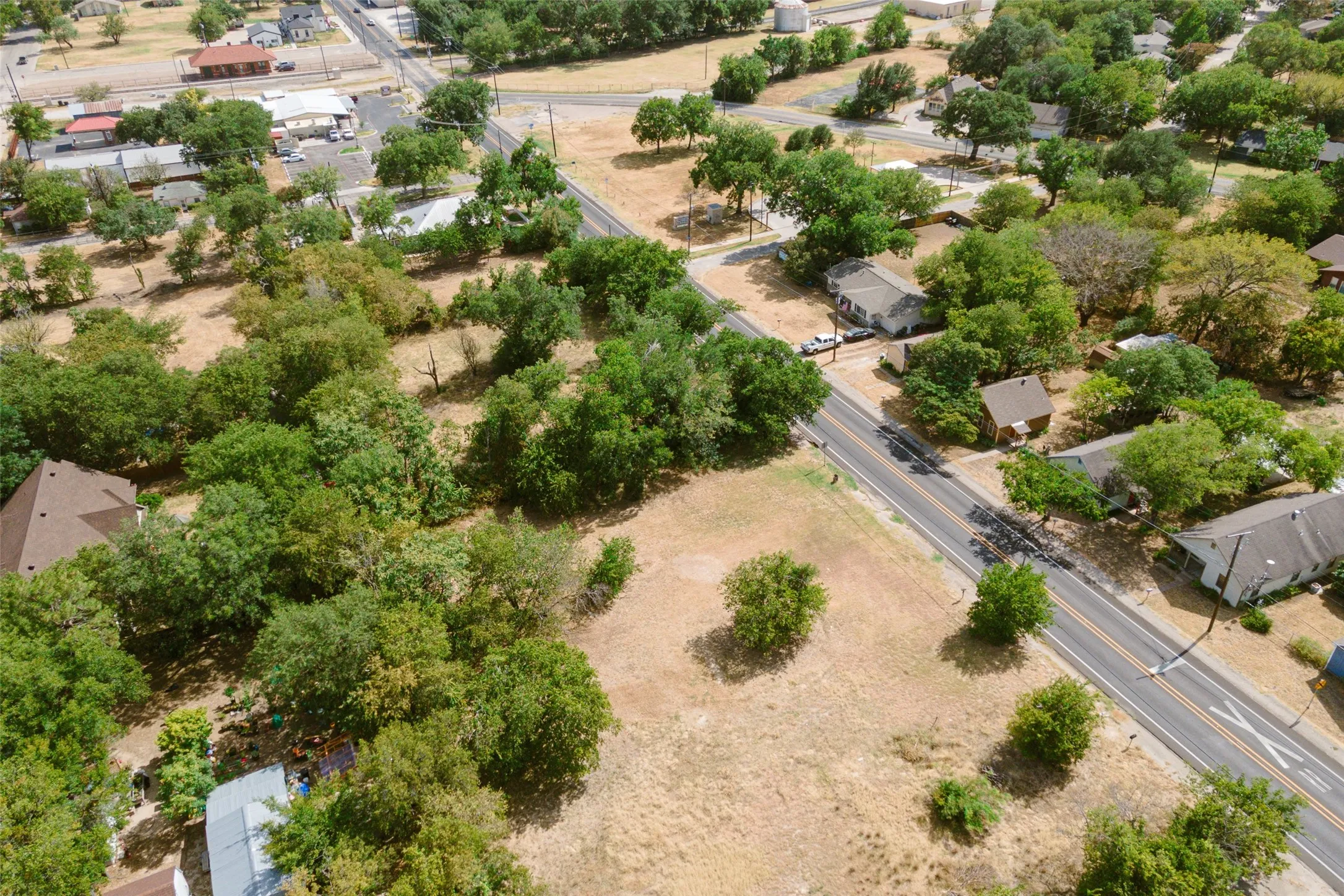 Improved Land For Sale in Hood County , 713 N Houston Street, Granbury, Texas 76048, 0, 0, Garage spaces, 0 Sqft, built in 0, mls#21358773, Real Estate Agent in Granbury, Homes For Sale in Hood county, Homes For Sale in Granbury, Realtor in Granbury Texas, Real Estate Brokerage Independent Realty Texas, Luminita Cordes Realtor