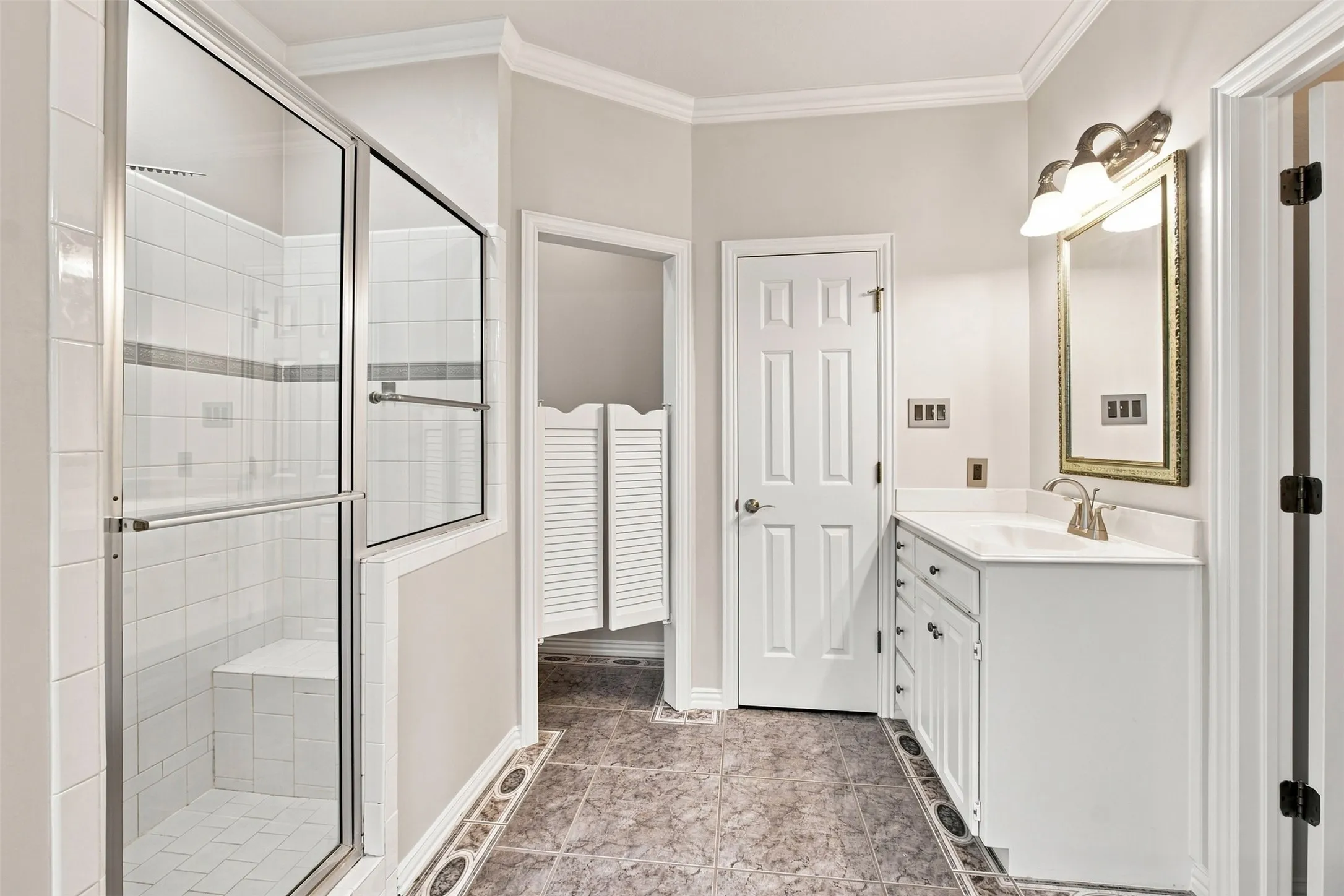 Single Family Residence For Sale in Tarrant County , 3310 Moss Creek Drive, Grapevine, Texas 76051, 4 Bedroom, 3 Bathroom, 2 Garage spaces, 2,920 Sqft, built in 1992, mls#21356200, Real Estate Agent in Grapevine, Homes For Sale in Tarrant county, Homes For Sale in Grapevine, Realtor in Grapevine Texas, Real Estate Brokerage Independent Realty Texas, Luminita Cordes Realtor