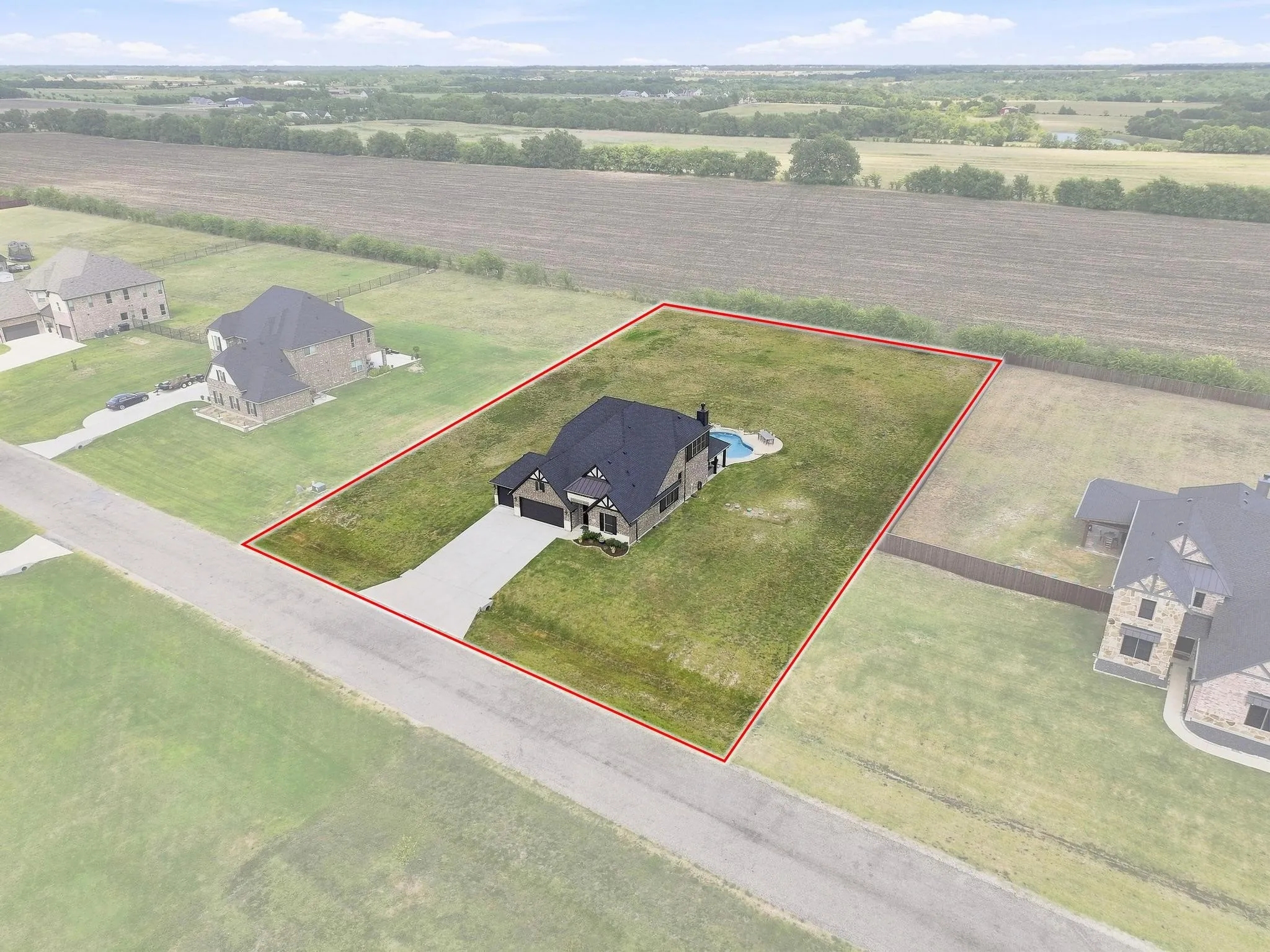 Single Family Residence For Sale in Grayson County , 1056 Hickory Lane, Howe, Texas 75459, 5 Bedroom, 3 Bathroom, 3 Garage spaces, 2,636 Sqft, built in 2021, mls#21358579, Real Estate Agent in Howe, Homes For Sale in Grayson county, Homes For Sale in Howe, Realtor in Howe Texas, Real Estate Brokerage Independent Realty Texas, Luminita Cordes Realtor