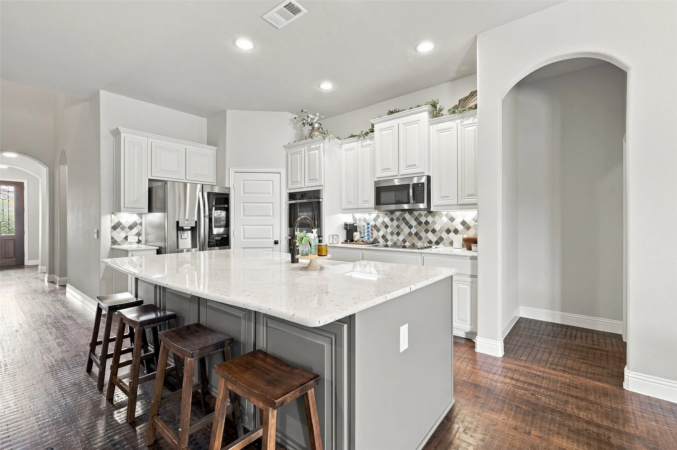 Single Family Residence For Sale in Grayson County , 1056 Hickory Lane, Howe, Texas 75459, 5 Bedroom, 3 Bathroom, 3 Garage spaces, 2,636 Sqft, built in 2021, mls#21358579, Real Estate Agent in Howe, Homes For Sale in Grayson county, Homes For Sale in Howe, Realtor in Howe Texas, Real Estate Brokerage Independent Realty Texas, Luminita Cordes Realtor