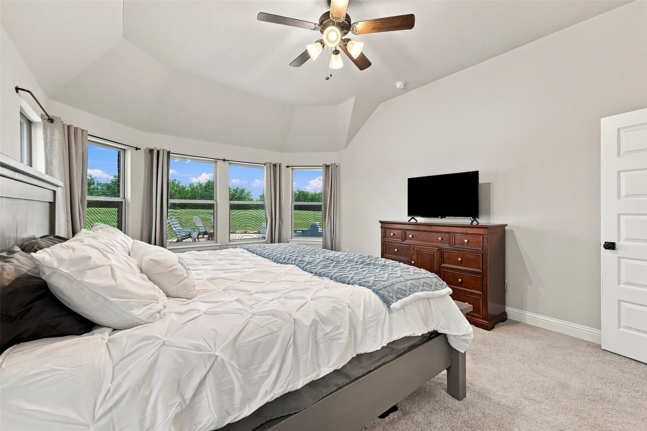 Single Family Residence For Sale in Grayson County , 1056 Hickory Lane, Howe, Texas 75459, 5 Bedroom, 3 Bathroom, 3 Garage spaces, 2,636 Sqft, built in 2021, mls#21358579, Real Estate Agent in Howe, Homes For Sale in Grayson county, Homes For Sale in Howe, Realtor in Howe Texas, Real Estate Brokerage Independent Realty Texas, Luminita Cordes Realtor