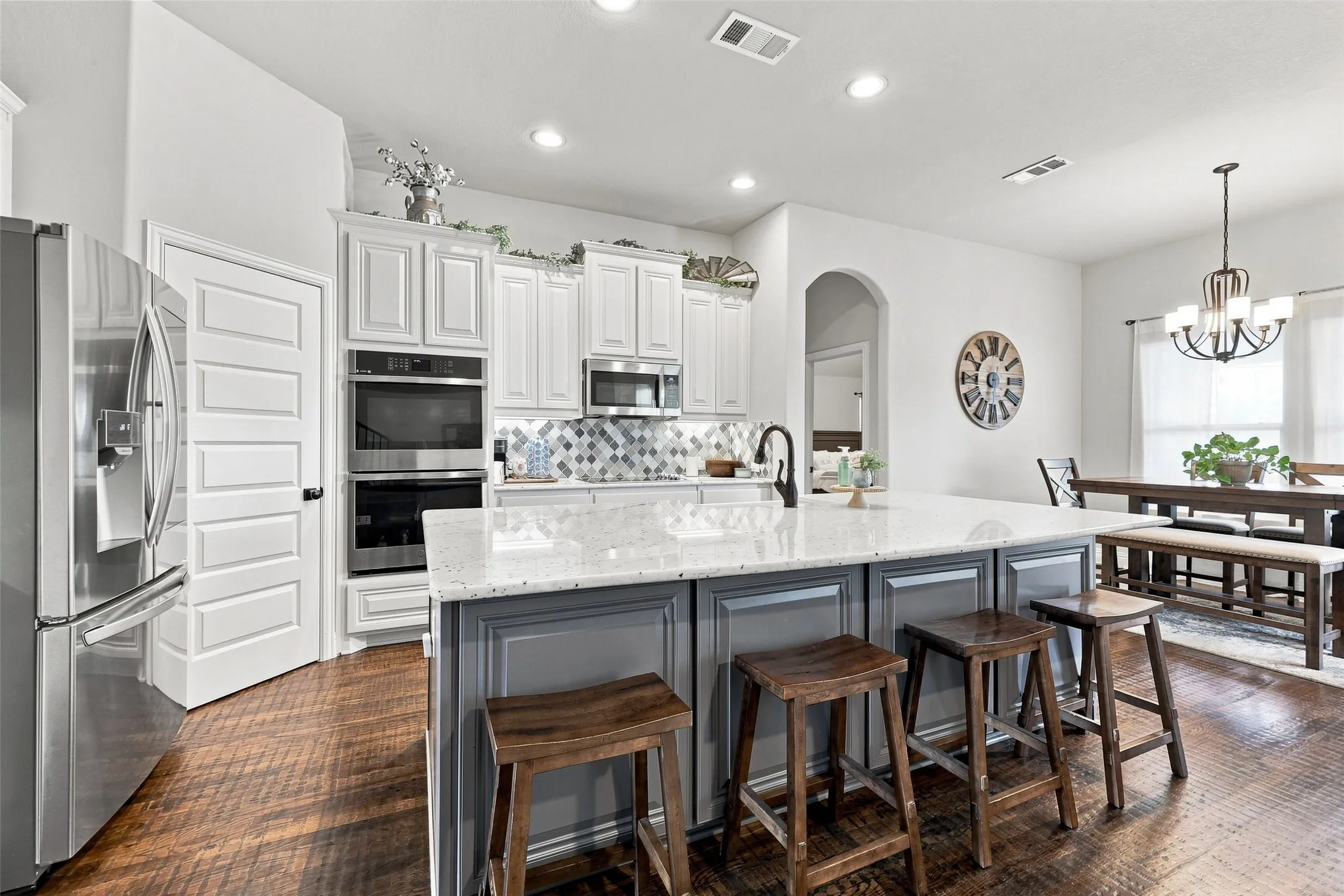 Single Family Residence For Sale in Grayson County , 1056 Hickory Lane, Howe, Texas 75459, 5 Bedroom, 3 Bathroom, 3 Garage spaces, 2,636 Sqft, built in 2021, mls#21358579, Real Estate Agent in Howe, Homes For Sale in Grayson county, Homes For Sale in Howe, Realtor in Howe Texas, Real Estate Brokerage Independent Realty Texas, Luminita Cordes Realtor