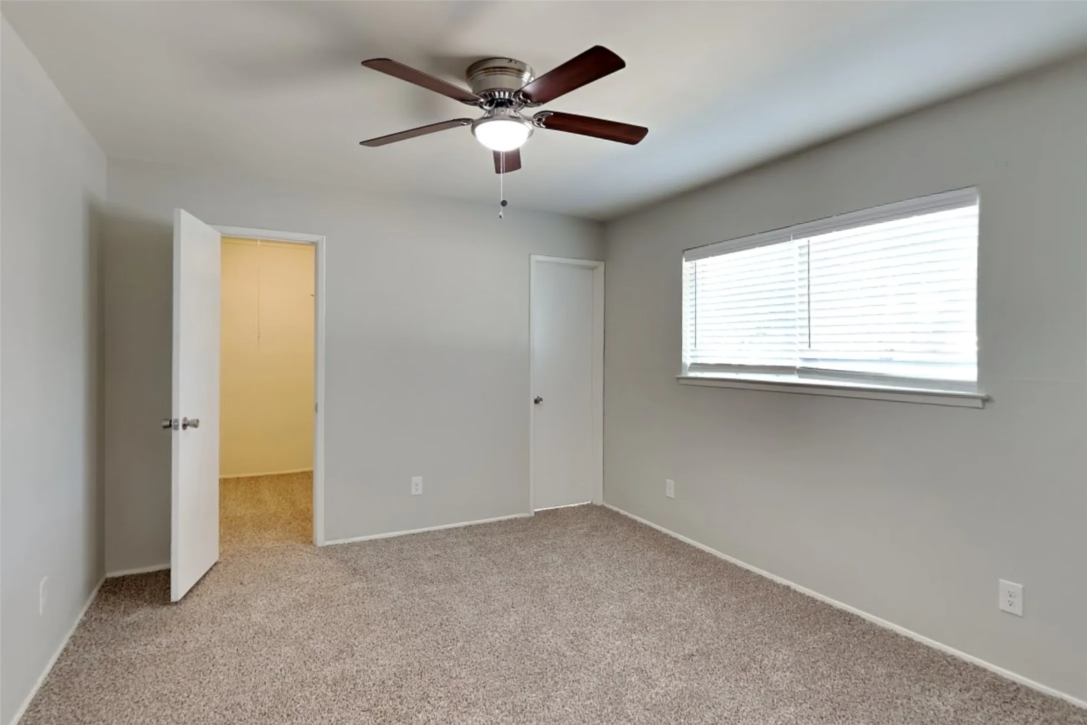 Single Family Residence For Rent in Denton County , 2013 Haymeadow, Carrollton, Texas 75007, 3 Bedroom, 2 Bathroom, 2 Garage spaces, 1,523 Sqft, built in 1973, mls#21358774, Real Estate Agent in Carrollton, Homes For Rent in Denton county, Homes For Rent in Carrollton, Realtor in Carrollton Texas, Real Estate Brokerage Independent Realty Texas, Luminita Cordes Realtor