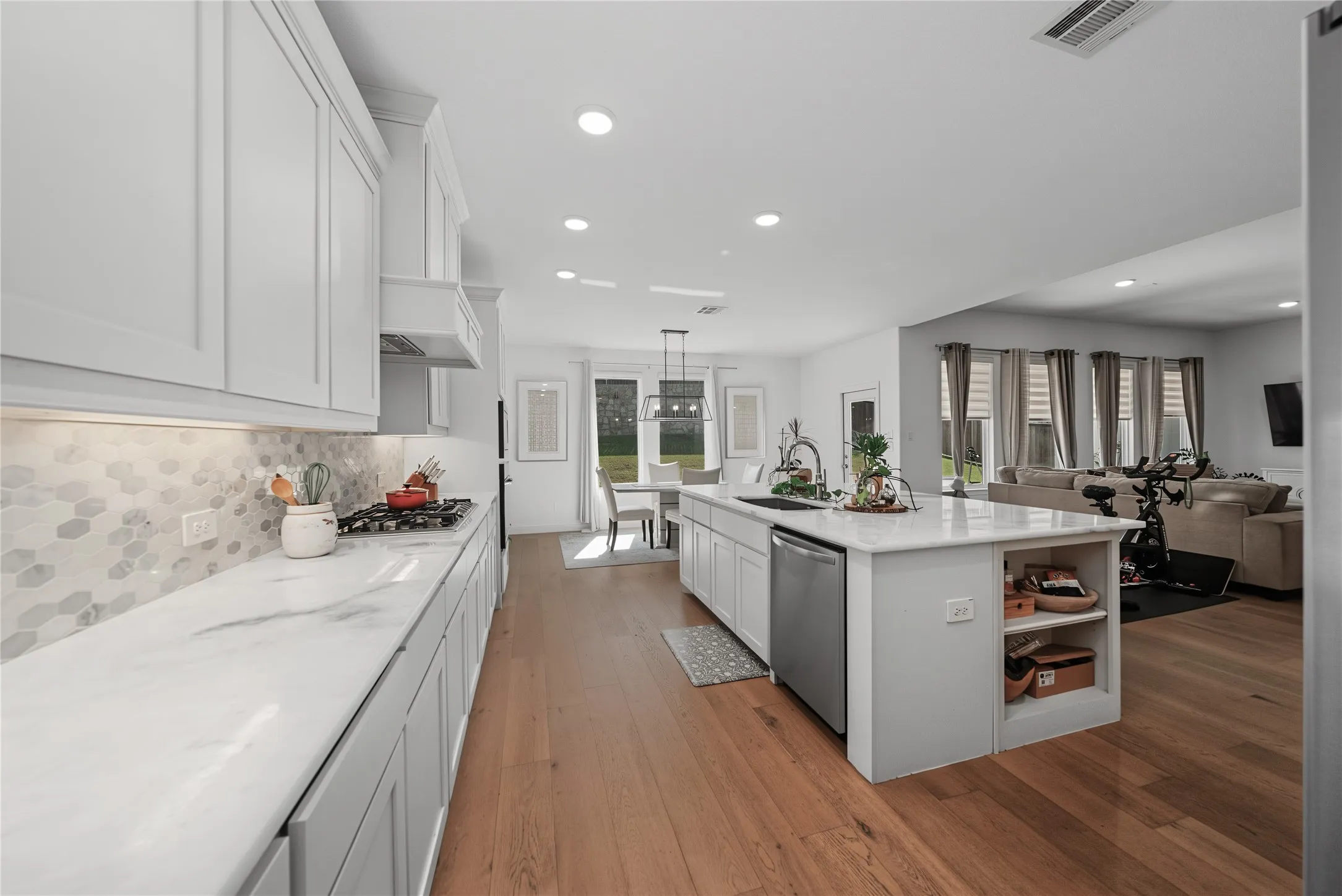 Single Family Residence For Sale in Tarrant County , 7440 Haggard Street, Fort Worth, Texas 76179, 4 Bedroom, 3 Bathroom, 3 Garage spaces, 2,884 Sqft, built in 2021, mls#21357554, Real Estate Agent in Fort Worth, Homes For Sale in Tarrant county, Homes For Sale in Fort Worth, Realtor in Fort Worth Texas, Real Estate Brokerage Independent Realty Texas, Luminita Cordes Realtor