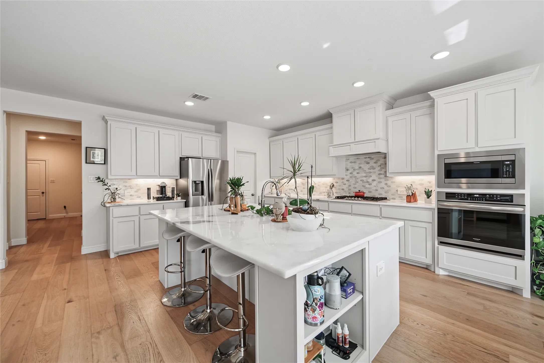 Single Family Residence For Sale in Tarrant County , 7440 Haggard Street, Fort Worth, Texas 76179, 4 Bedroom, 3 Bathroom, 3 Garage spaces, 2,884 Sqft, built in 2021, mls#21357554, Real Estate Agent in Fort Worth, Homes For Sale in Tarrant county, Homes For Sale in Fort Worth, Realtor in Fort Worth Texas, Real Estate Brokerage Independent Realty Texas, Luminita Cordes Realtor