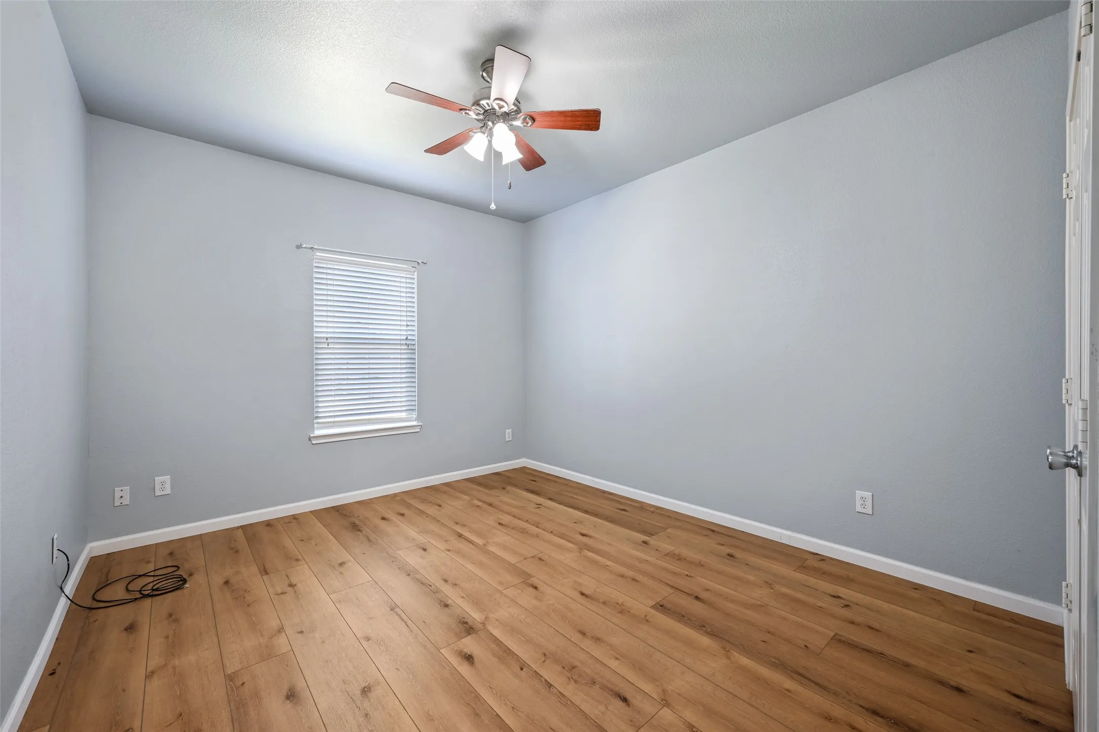 Single Family Residence For Rent in Tarrant County , 5819 Midnight Lane, Grand Prairie, Texas 75052, 3 Bedroom, 2 Bathroom, 2 Garage spaces, 2,012 Sqft, built in 2006, mls#21357032, Real Estate Agent in Grand Prairie, Homes For Rent in Tarrant county, Homes For Rent in Grand Prairie, Realtor in Grand Prairie Texas, Real Estate Brokerage Independent Realty Texas, Luminita Cordes Realtor