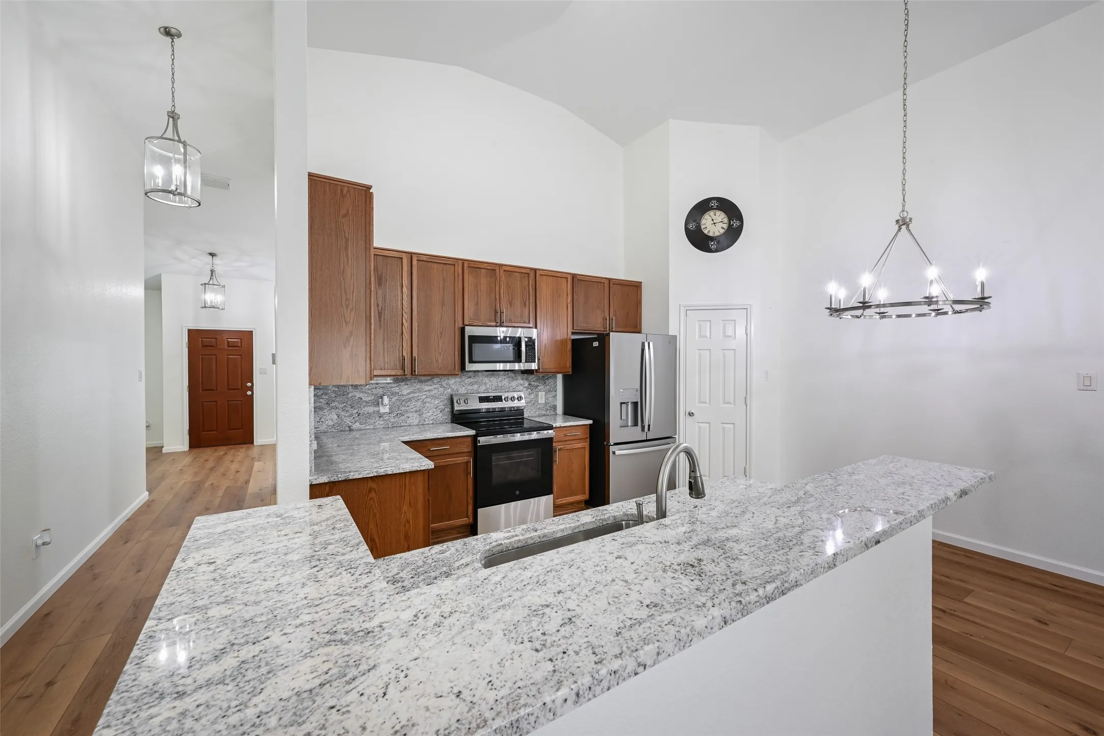 Single Family Residence For Rent in Tarrant County , 5819 Midnight Lane, Grand Prairie, Texas 75052, 3 Bedroom, 2 Bathroom, 2 Garage spaces, 2,012 Sqft, built in 2006, mls#21357032, Real Estate Agent in Grand Prairie, Homes For Rent in Tarrant county, Homes For Rent in Grand Prairie, Realtor in Grand Prairie Texas, Real Estate Brokerage Independent Realty Texas, Luminita Cordes Realtor