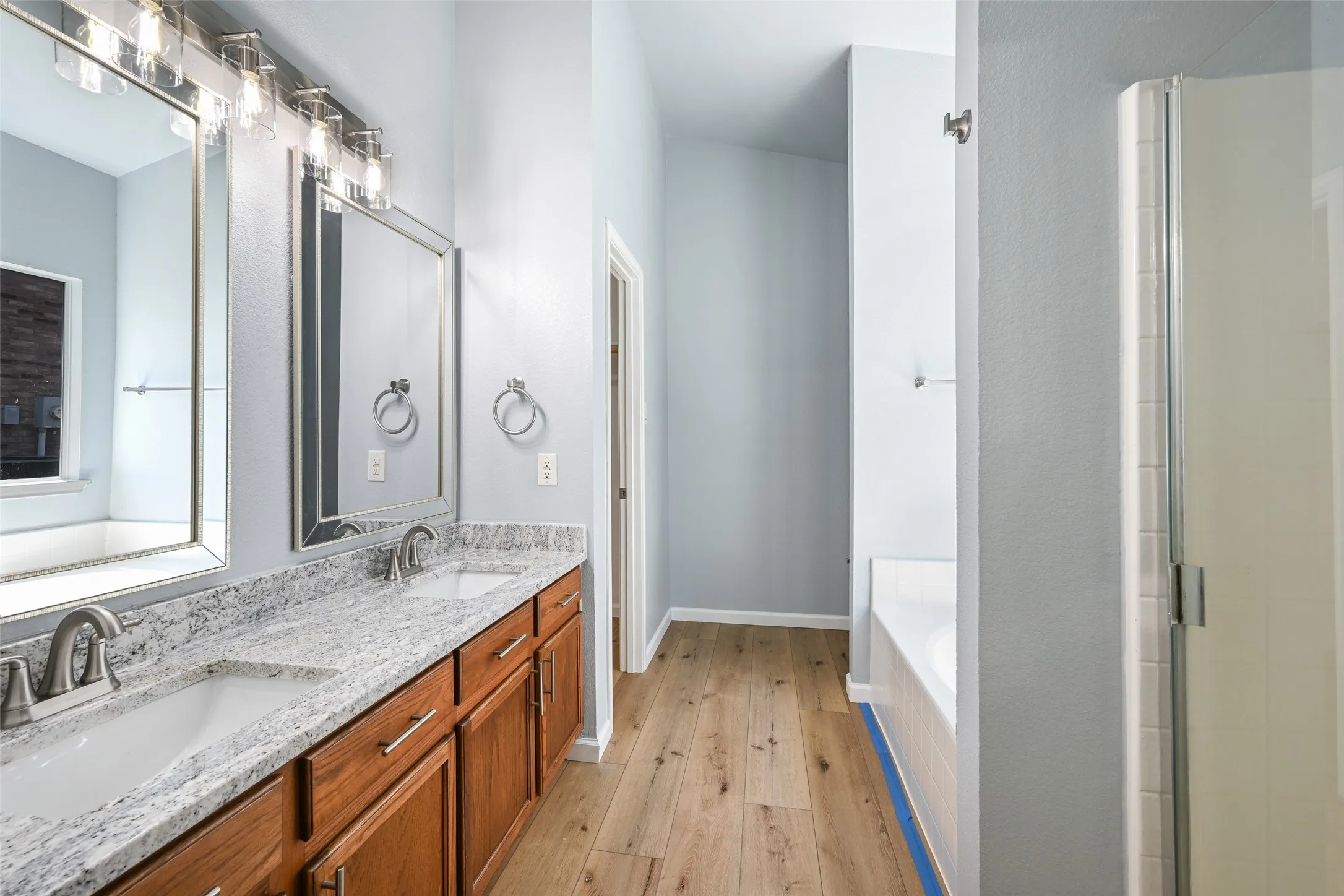 Single Family Residence For Rent in Tarrant County , 5819 Midnight Lane, Grand Prairie, Texas 75052, 3 Bedroom, 2 Bathroom, 2 Garage spaces, 2,012 Sqft, built in 2006, mls#21357032, Real Estate Agent in Grand Prairie, Homes For Rent in Tarrant county, Homes For Rent in Grand Prairie, Realtor in Grand Prairie Texas, Real Estate Brokerage Independent Realty Texas, Luminita Cordes Realtor