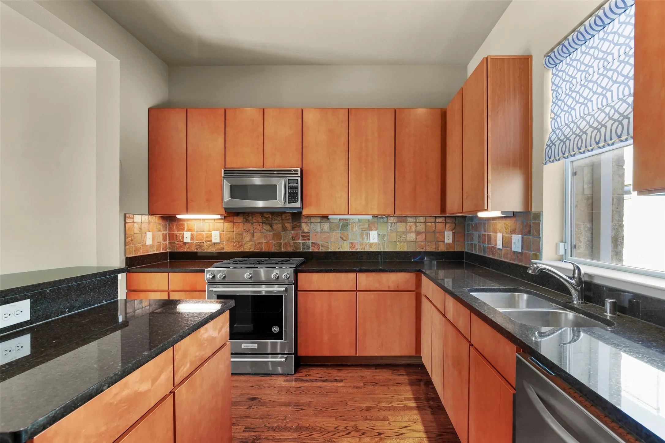 Townhouse For Rent in Dallas County , 3800 Holland Avenue 4, Dallas, Texas 75219, 2 Bedroom, 3 Bathroom, 2 Garage spaces, 1,603 Sqft, built in 2005, mls#21358769, Real Estate Agent in Dallas, Homes For Rent in Dallas county, Homes For Rent in Dallas, Realtor in Dallas Texas, Real Estate Brokerage Independent Realty Texas, Luminita Cordes Realtor