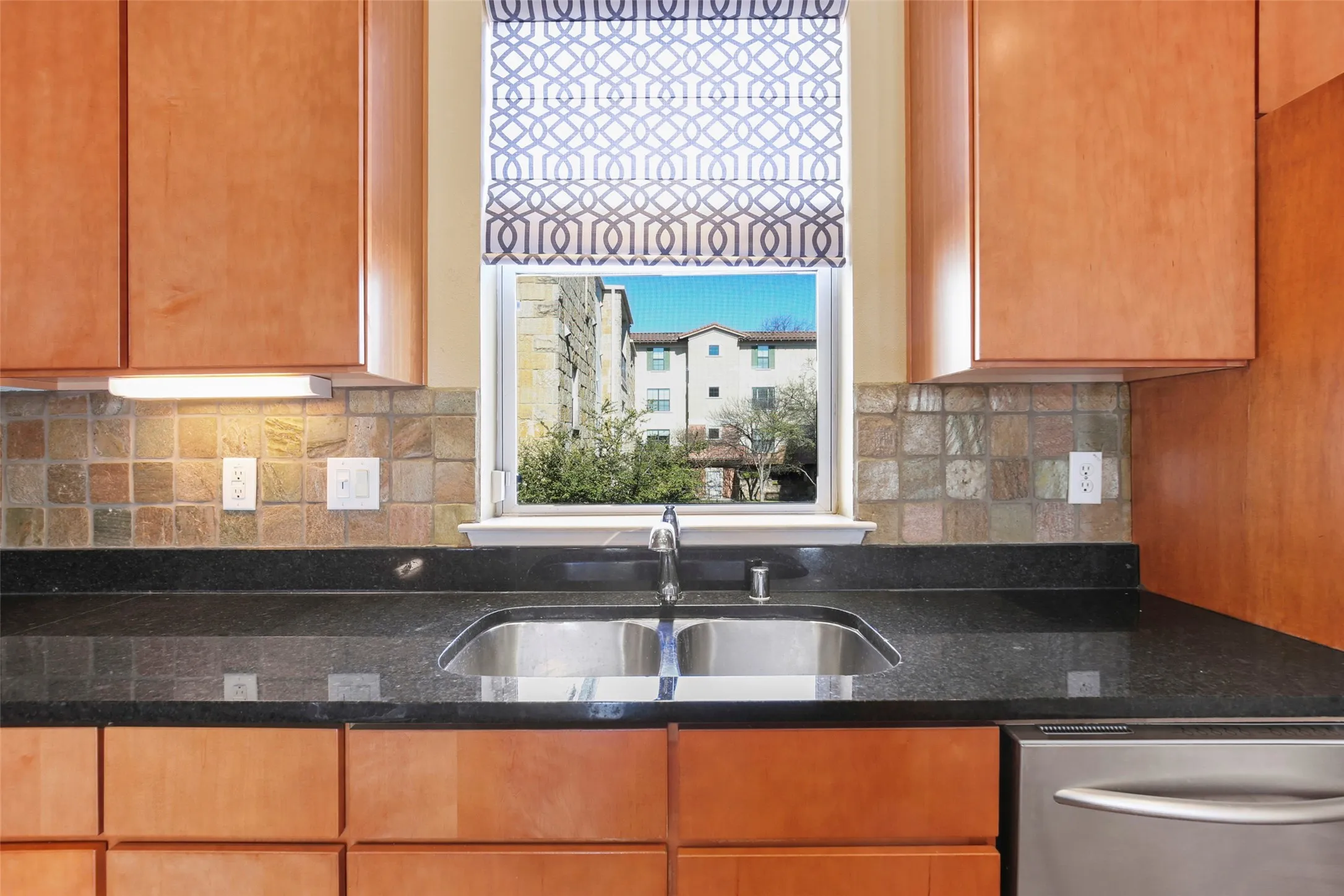 Townhouse For Rent in Dallas County , 3800 Holland Avenue 4, Dallas, Texas 75219, 2 Bedroom, 3 Bathroom, 2 Garage spaces, 1,603 Sqft, built in 2005, mls#21358769, Real Estate Agent in Dallas, Homes For Rent in Dallas county, Homes For Rent in Dallas, Realtor in Dallas Texas, Real Estate Brokerage Independent Realty Texas, Luminita Cordes Realtor
