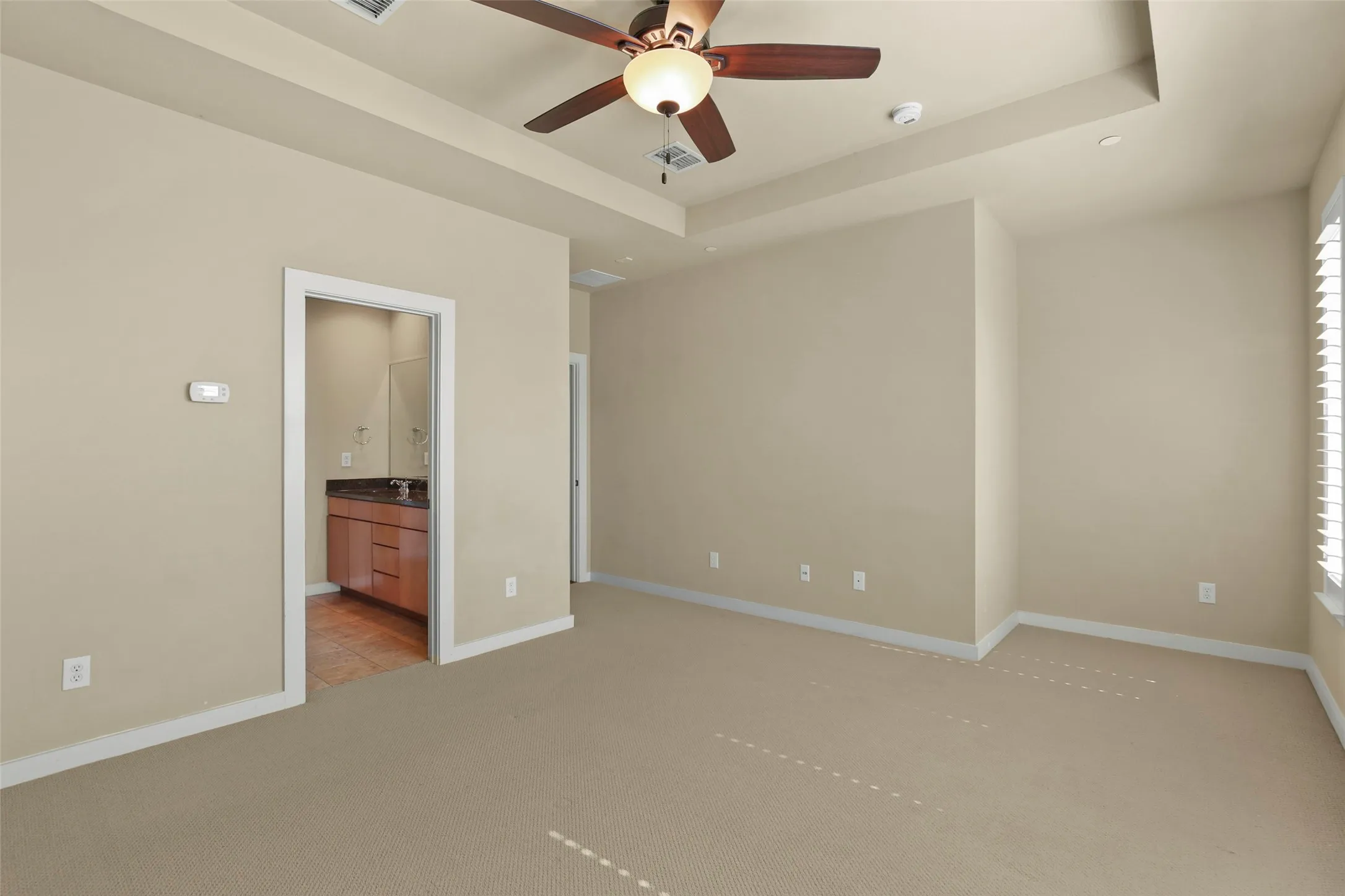 Townhouse For Rent in Dallas County , 3800 Holland Avenue 4, Dallas, Texas 75219, 2 Bedroom, 3 Bathroom, 2 Garage spaces, 1,603 Sqft, built in 2005, mls#21358769, Real Estate Agent in Dallas, Homes For Rent in Dallas county, Homes For Rent in Dallas, Realtor in Dallas Texas, Real Estate Brokerage Independent Realty Texas, Luminita Cordes Realtor