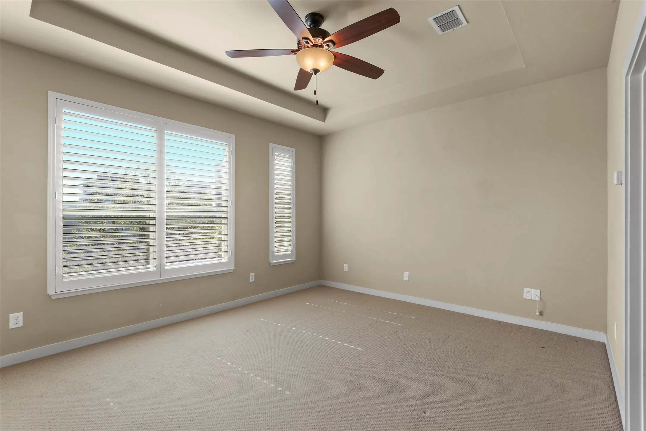 Townhouse For Rent in Dallas County , 3800 Holland Avenue 4, Dallas, Texas 75219, 2 Bedroom, 3 Bathroom, 2 Garage spaces, 1,603 Sqft, built in 2005, mls#21358769, Real Estate Agent in Dallas, Homes For Rent in Dallas county, Homes For Rent in Dallas, Realtor in Dallas Texas, Real Estate Brokerage Independent Realty Texas, Luminita Cordes Realtor