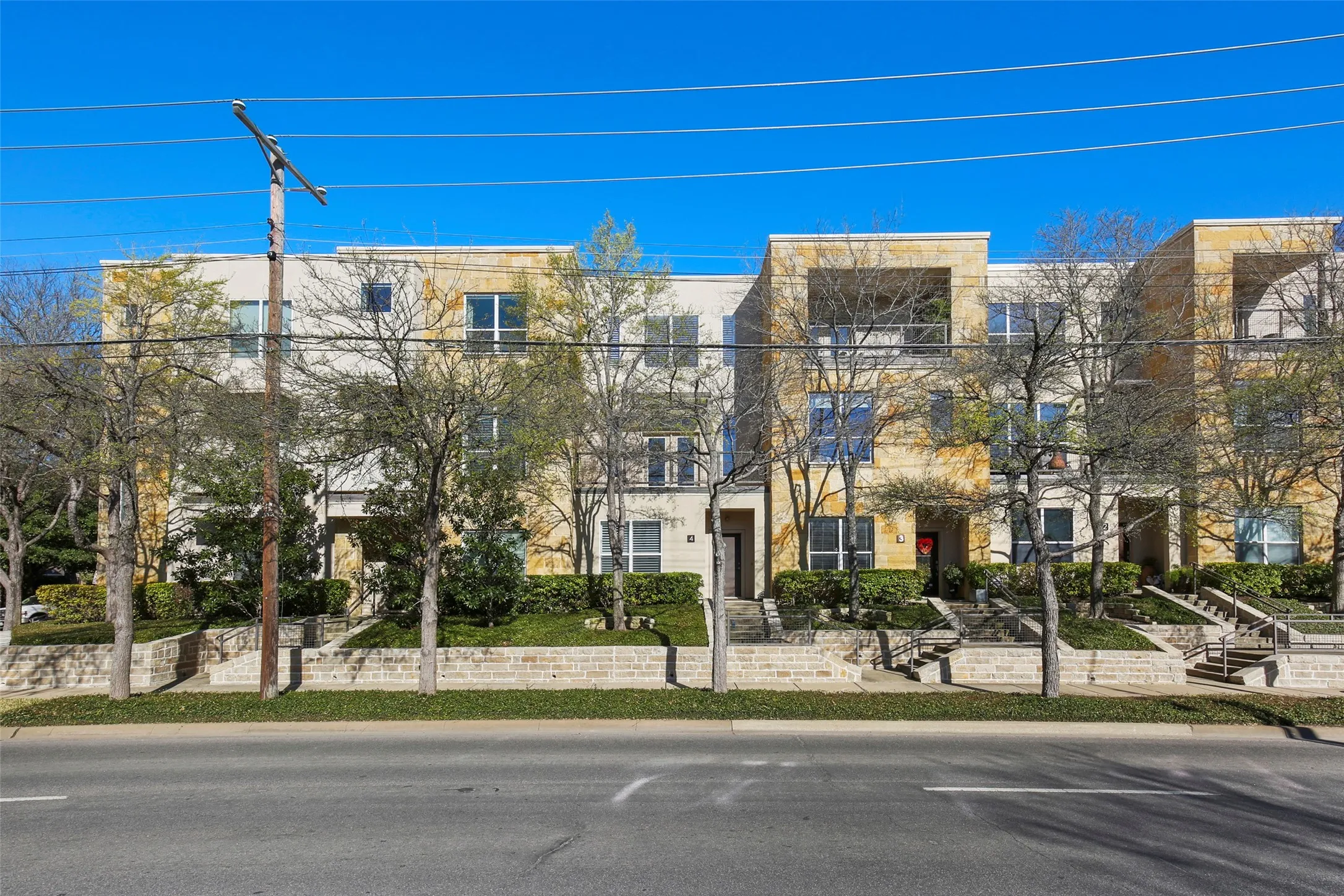 Townhouse For Rent in Dallas County , 3800 Holland Avenue 4, Dallas, Texas 75219, 2 Bedroom, 3 Bathroom, 2 Garage spaces, 1,603 Sqft, built in 2005, mls#21358769, Real Estate Agent in Dallas, Homes For Rent in Dallas county, Homes For Rent in Dallas, Realtor in Dallas Texas, Real Estate Brokerage Independent Realty Texas, Luminita Cordes Realtor