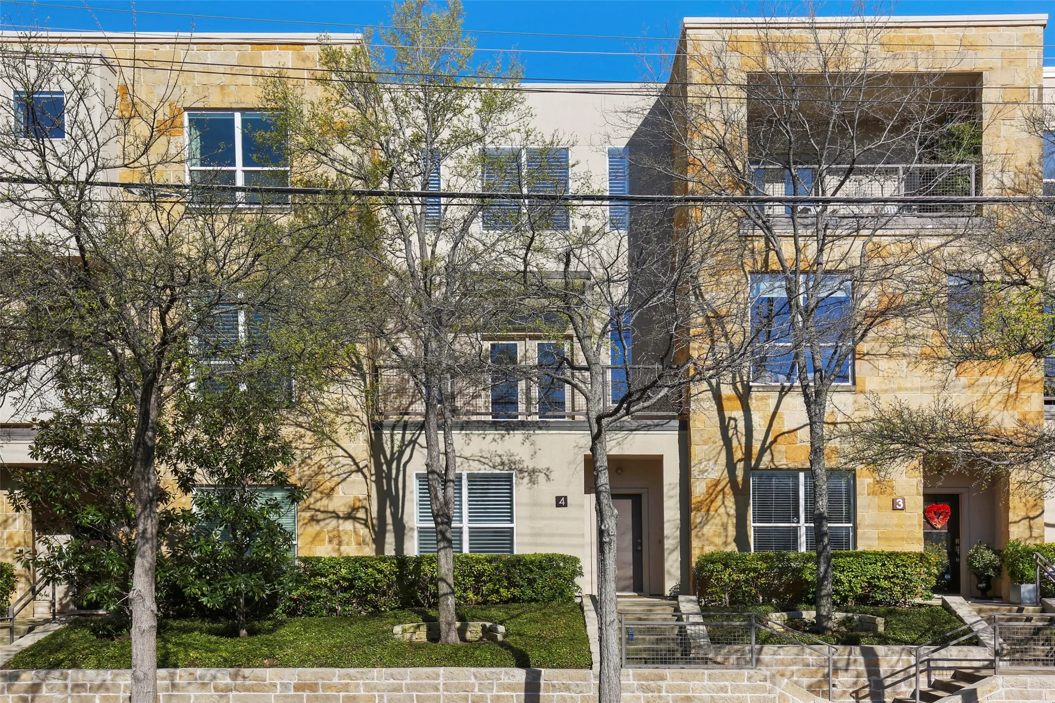 Townhouse For Rent in Dallas County , 3800 Holland Avenue 4, Dallas, Texas 75219, 2 Bedroom, 3 Bathroom, 2 Garage spaces, 1,603 Sqft, built in 2005, mls#21358769, Real Estate Agent in Dallas, Homes For Rent in Dallas county, Homes For Rent in Dallas, Realtor in Dallas Texas, Real Estate Brokerage Independent Realty Texas, Luminita Cordes Realtor