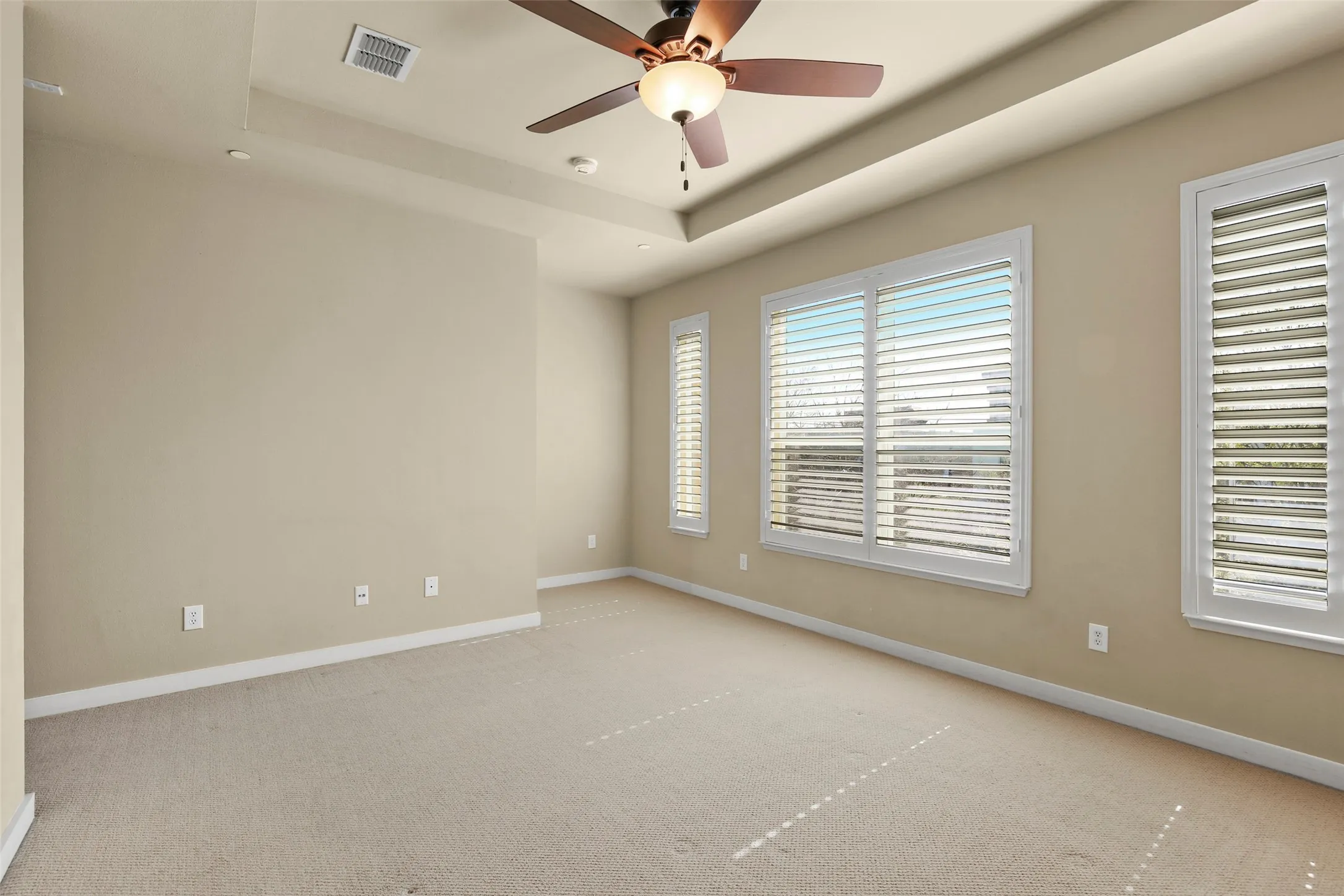 Townhouse For Rent in Dallas County , 3800 Holland Avenue 4, Dallas, Texas 75219, 2 Bedroom, 3 Bathroom, 2 Garage spaces, 1,603 Sqft, built in 2005, mls#21358769, Real Estate Agent in Dallas, Homes For Rent in Dallas county, Homes For Rent in Dallas, Realtor in Dallas Texas, Real Estate Brokerage Independent Realty Texas, Luminita Cordes Realtor
