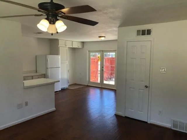Single Family Residence For Rent in Collin County , 1430 Judy Drive, Plano, Texas 75074, 3 Bedroom, 1 Bathroom, Garage spaces, 1,076 Sqft, built in 1964, mls#21358780, Real Estate Agent in Plano, Homes For Rent in Collin county, Homes For Rent in Plano, Realtor in Plano Texas, Real Estate Brokerage Independent Realty Texas, Luminita Cordes Realtor