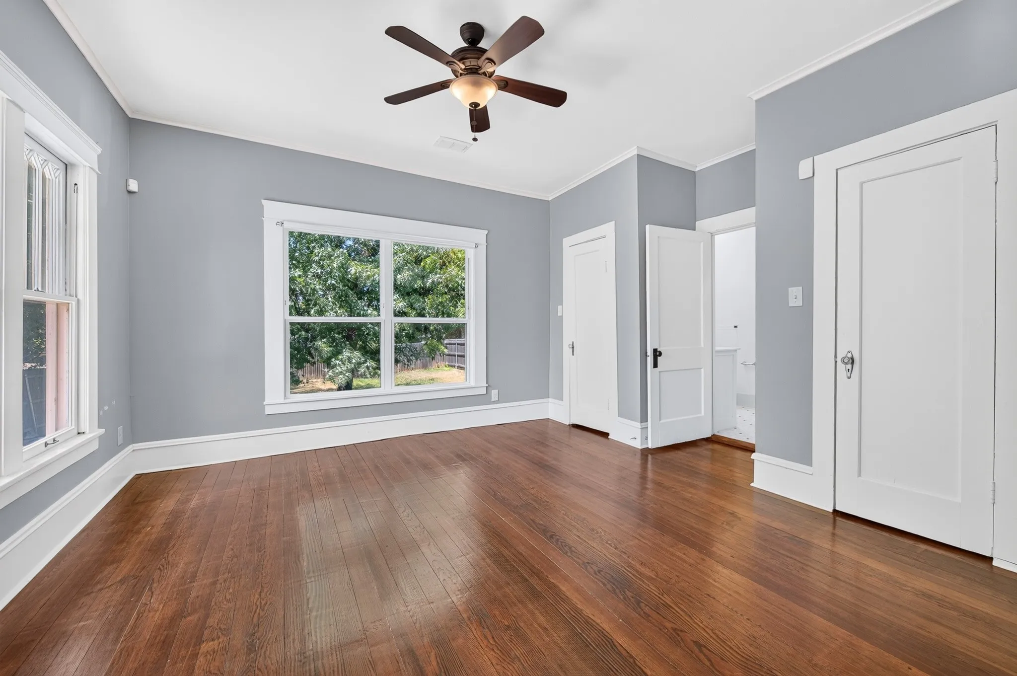 Single Family Residence For Sale in Tarrant County , 2704 College Avenue, Fort Worth, Texas 76110, 3 Bedroom, 2 Bathroom, Garage spaces, 1,600 Sqft, built in 1926, mls#21357445, Real Estate Agent in Fort Worth, Homes For Sale in Tarrant county, Homes For Sale in Fort Worth, Realtor in Fort Worth Texas, Real Estate Brokerage Independent Realty Texas, Luminita Cordes Realtor