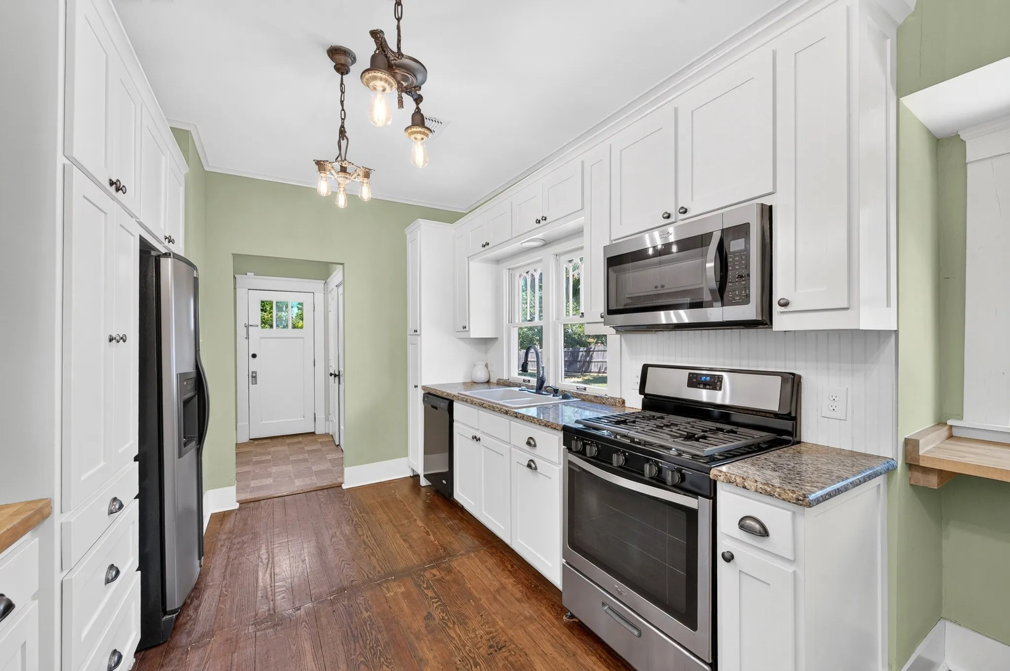 Single Family Residence For Sale in Tarrant County , 2704 College Avenue, Fort Worth, Texas 76110, 3 Bedroom, 2 Bathroom, Garage spaces, 1,600 Sqft, built in 1926, mls#21357445, Real Estate Agent in Fort Worth, Homes For Sale in Tarrant county, Homes For Sale in Fort Worth, Realtor in Fort Worth Texas, Real Estate Brokerage Independent Realty Texas, Luminita Cordes Realtor