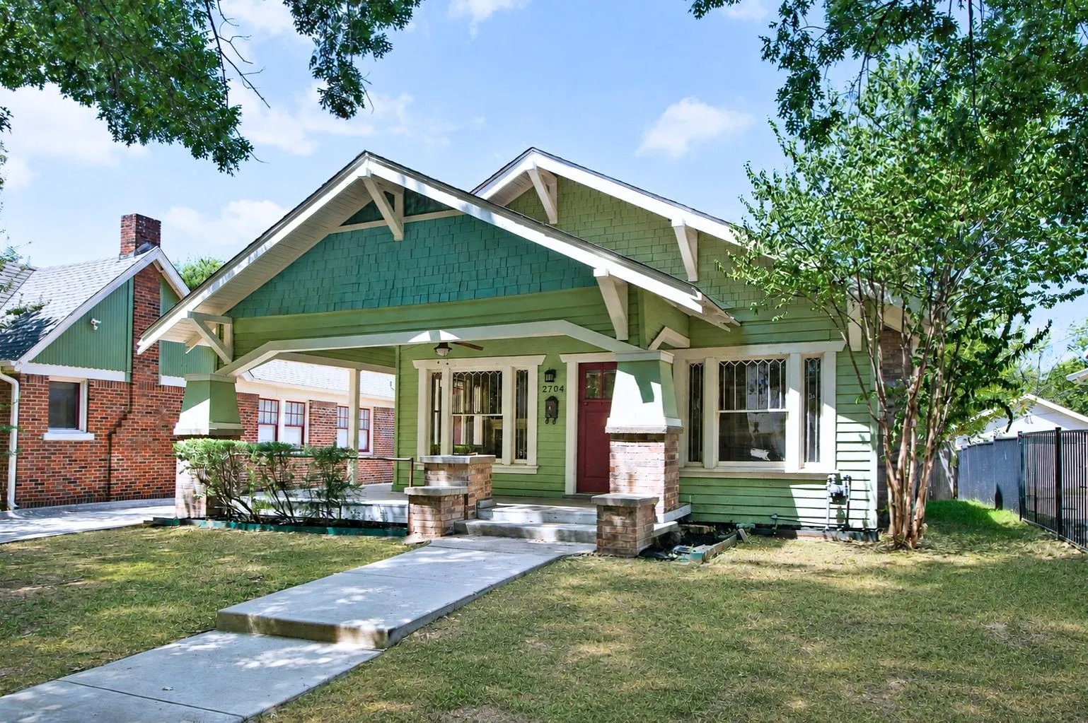 Single Family Residence For Sale in Tarrant County , 2704 College Avenue, Fort Worth, Texas 76110, 3 Bedroom, 2 Bathroom, Garage spaces, 1,600 Sqft, built in 1926, mls#21357445, Real Estate Agent in Fort Worth, Homes For Sale in Tarrant county, Homes For Sale in Fort Worth, Realtor in Fort Worth Texas, Real Estate Brokerage Independent Realty Texas, Luminita Cordes Realtor