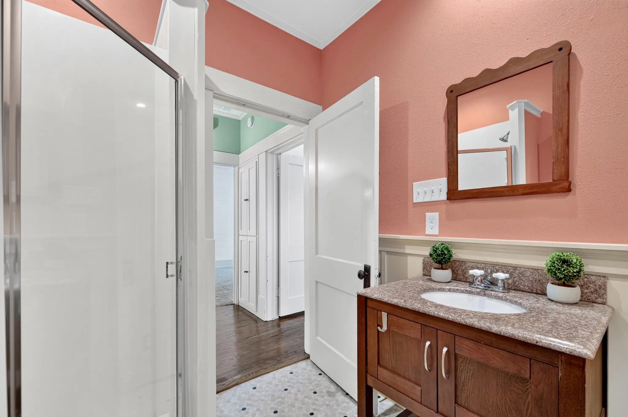 Single Family Residence For Sale in Tarrant County , 2704 College Avenue, Fort Worth, Texas 76110, 3 Bedroom, 2 Bathroom, Garage spaces, 1,600 Sqft, built in 1926, mls#21357445, Real Estate Agent in Fort Worth, Homes For Sale in Tarrant county, Homes For Sale in Fort Worth, Realtor in Fort Worth Texas, Real Estate Brokerage Independent Realty Texas, Luminita Cordes Realtor