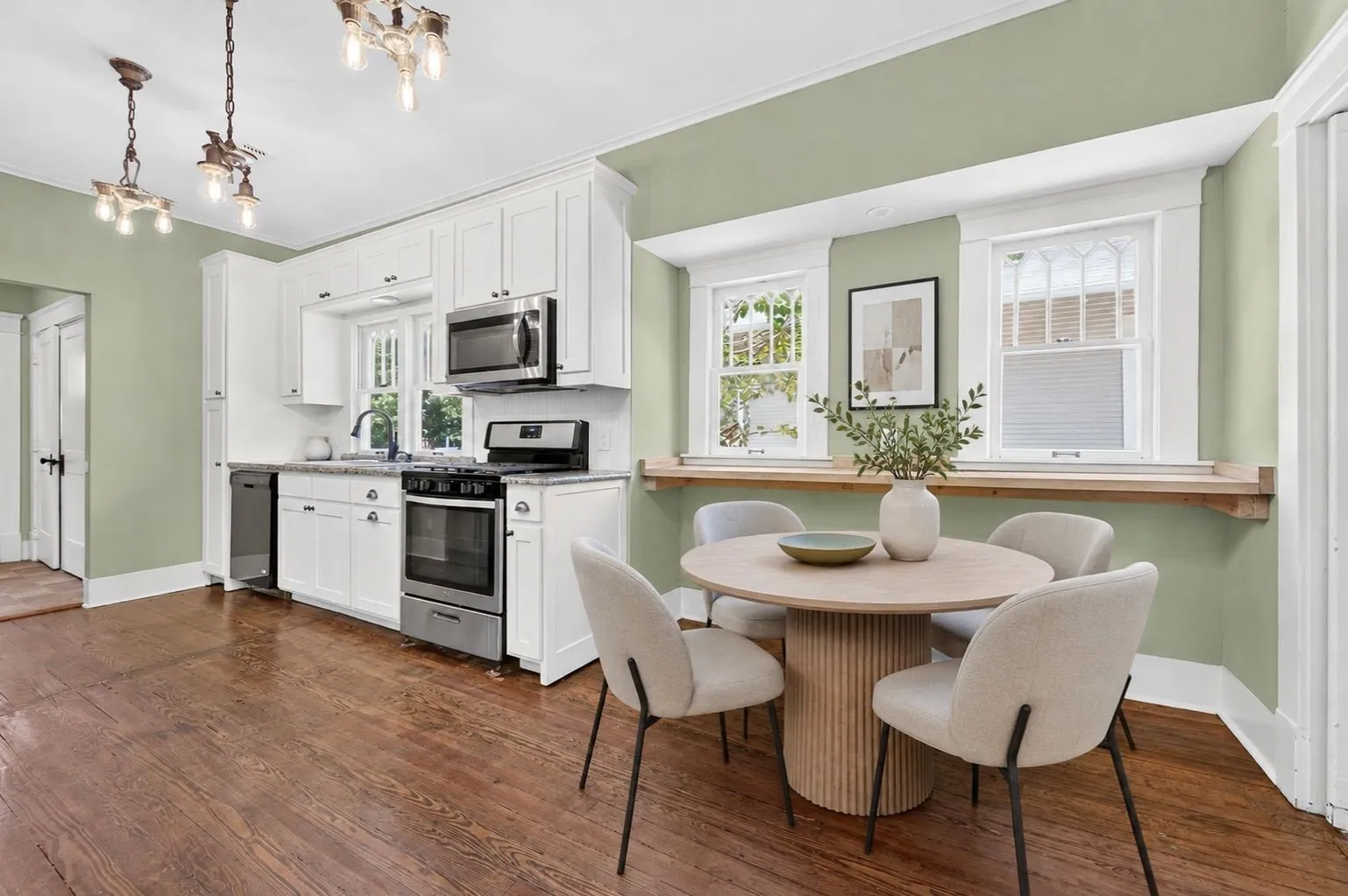 Single Family Residence For Sale in Tarrant County , 2704 College Avenue, Fort Worth, Texas 76110, 3 Bedroom, 2 Bathroom, Garage spaces, 1,600 Sqft, built in 1926, mls#21357445, Real Estate Agent in Fort Worth, Homes For Sale in Tarrant county, Homes For Sale in Fort Worth, Realtor in Fort Worth Texas, Real Estate Brokerage Independent Realty Texas, Luminita Cordes Realtor