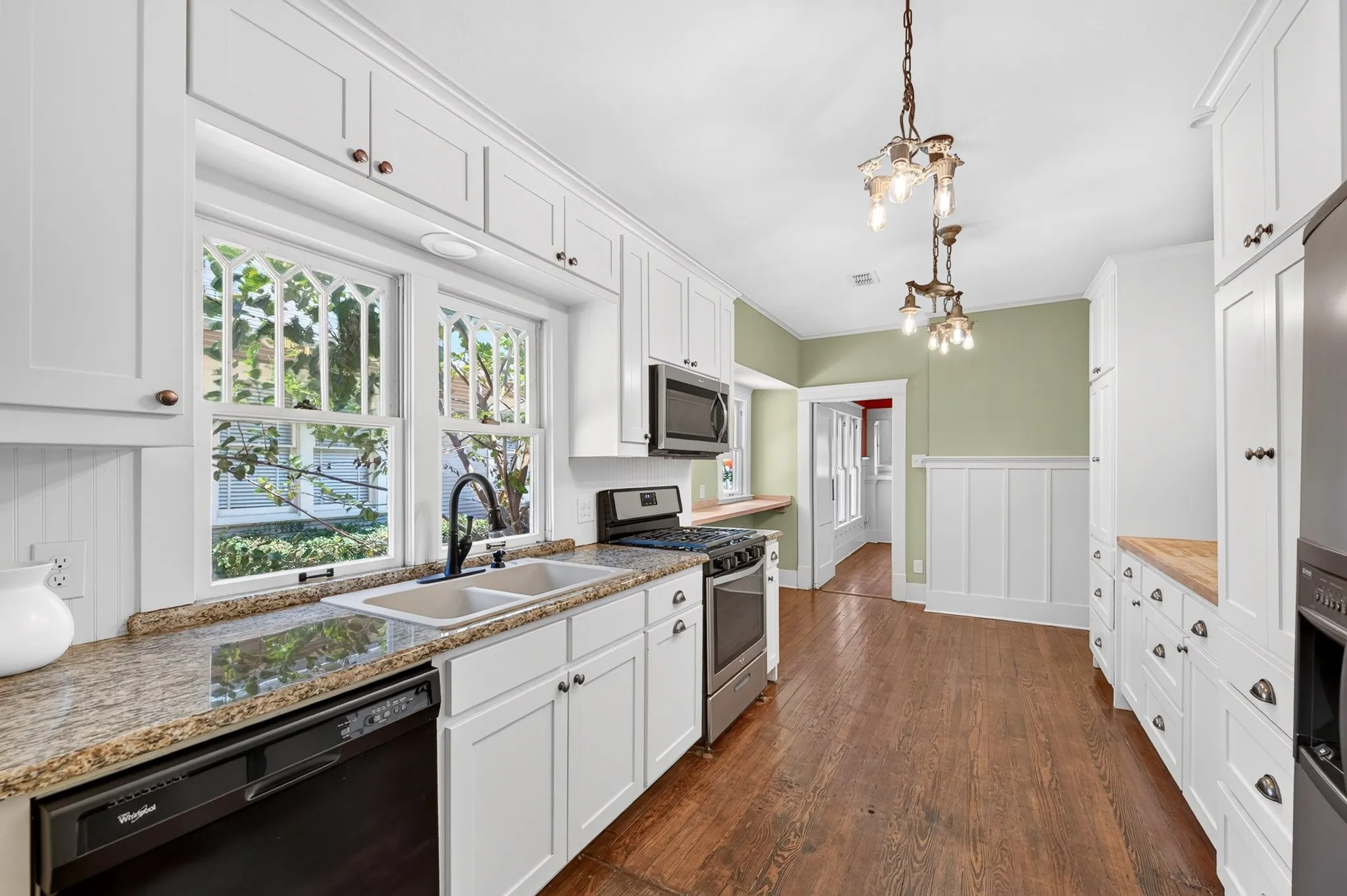 Single Family Residence For Sale in Tarrant County , 2704 College Avenue, Fort Worth, Texas 76110, 3 Bedroom, 2 Bathroom, Garage spaces, 1,600 Sqft, built in 1926, mls#21357445, Real Estate Agent in Fort Worth, Homes For Sale in Tarrant county, Homes For Sale in Fort Worth, Realtor in Fort Worth Texas, Real Estate Brokerage Independent Realty Texas, Luminita Cordes Realtor