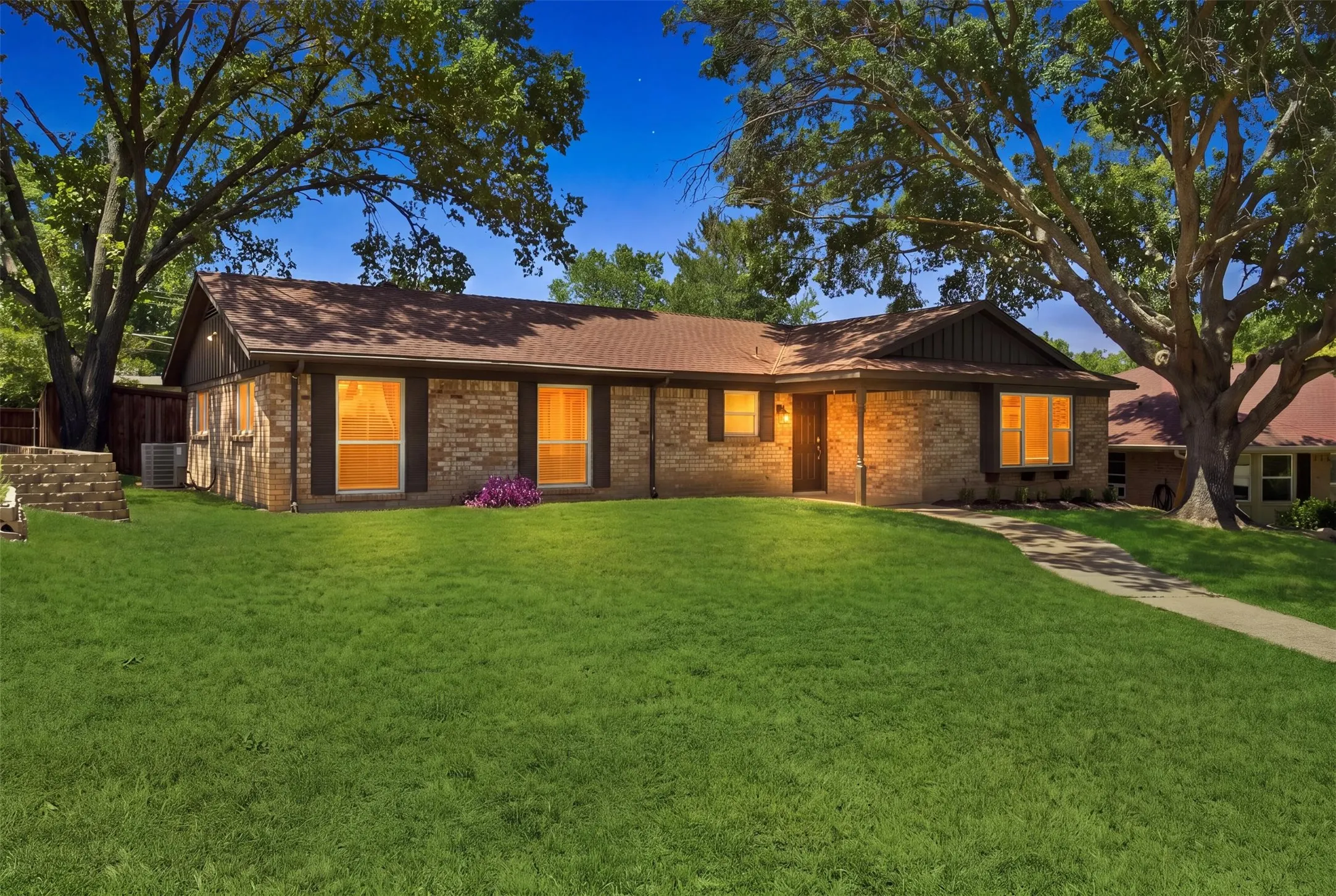 Single Family Residence For Sale in Collin County , 2021 Meadowcreek Drive, Plano, Texas 75074, 3 Bedroom, 2 Bathroom, 2 Garage spaces, 1,706 Sqft, built in 1964, mls#21358785, Real Estate Agent in Plano, Homes For Sale in Collin county, Homes For Sale in Plano, Realtor in Plano Texas, Real Estate Brokerage Independent Realty Texas, Luminita Cordes Realtor