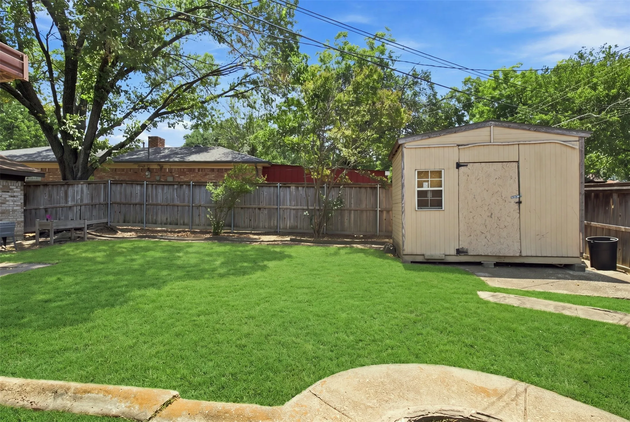 Single Family Residence For Sale in Collin County , 2021 Meadowcreek Drive, Plano, Texas 75074, 3 Bedroom, 2 Bathroom, 2 Garage spaces, 1,706 Sqft, built in 1964, mls#21358785, Real Estate Agent in Plano, Homes For Sale in Collin county, Homes For Sale in Plano, Realtor in Plano Texas, Real Estate Brokerage Independent Realty Texas, Luminita Cordes Realtor