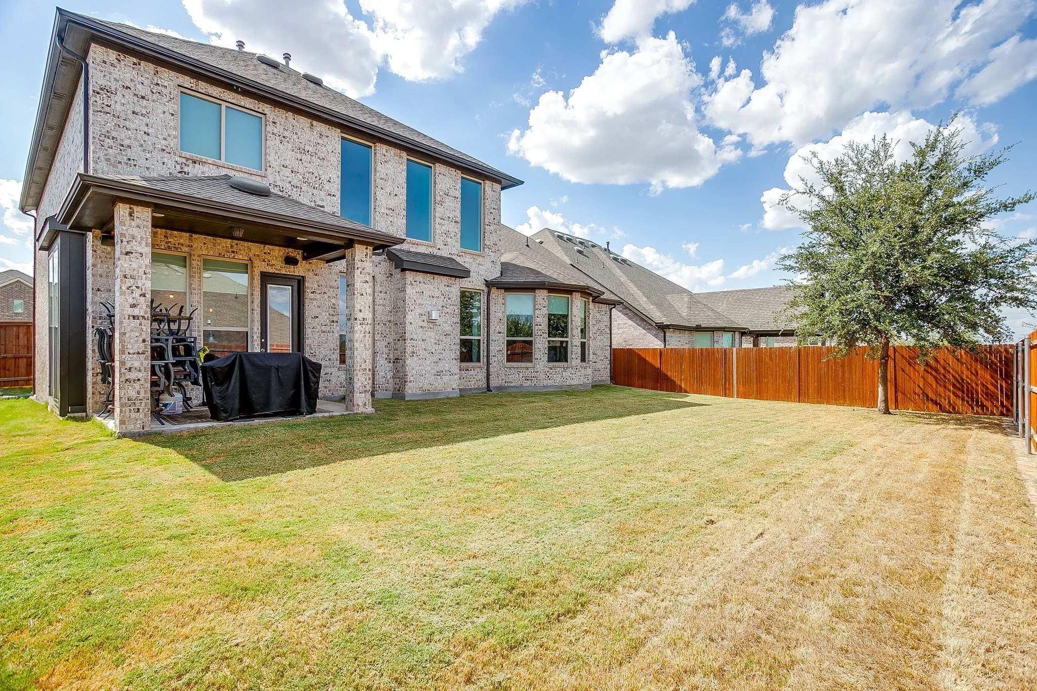 Single Family Residence For Sale in Parker County , 621 Brody Trail, Aledo, Texas 76008, 4 Bedroom, 4 Bathroom, 3 Garage spaces, 3,494 Sqft, built in 2020, mls#21358394, Real Estate Agent in Aledo, Homes For Sale in Parker county, Homes For Sale in Aledo, Realtor in Aledo Texas, Real Estate Brokerage Independent Realty Texas, Luminita Cordes Realtor