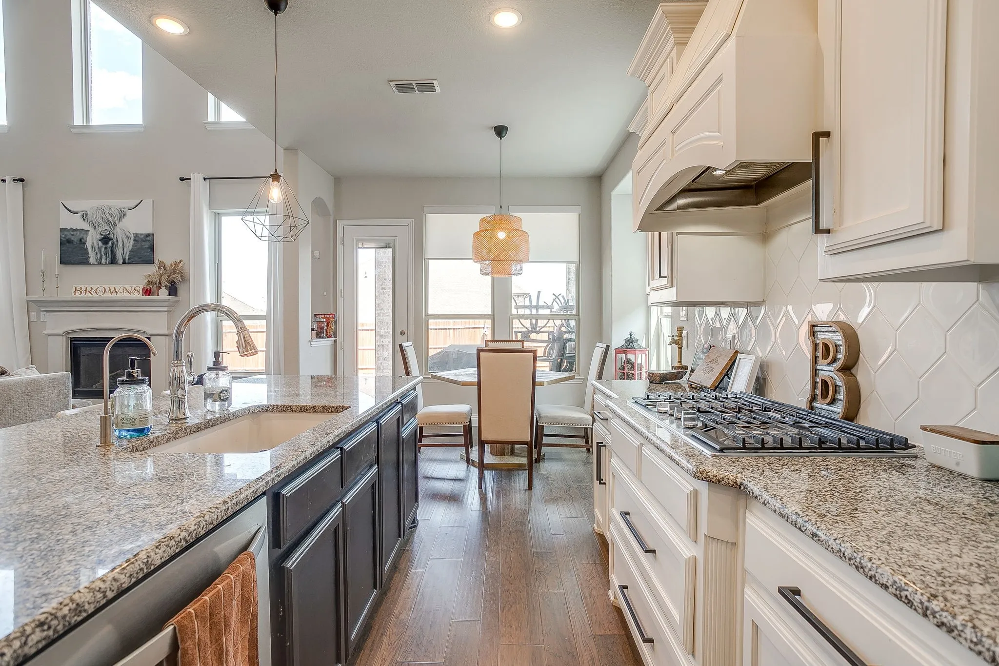 Single Family Residence For Sale in Parker County , 621 Brody Trail, Aledo, Texas 76008, 4 Bedroom, 4 Bathroom, 3 Garage spaces, 3,494 Sqft, built in 2020, mls#21358394, Real Estate Agent in Aledo, Homes For Sale in Parker county, Homes For Sale in Aledo, Realtor in Aledo Texas, Real Estate Brokerage Independent Realty Texas, Luminita Cordes Realtor