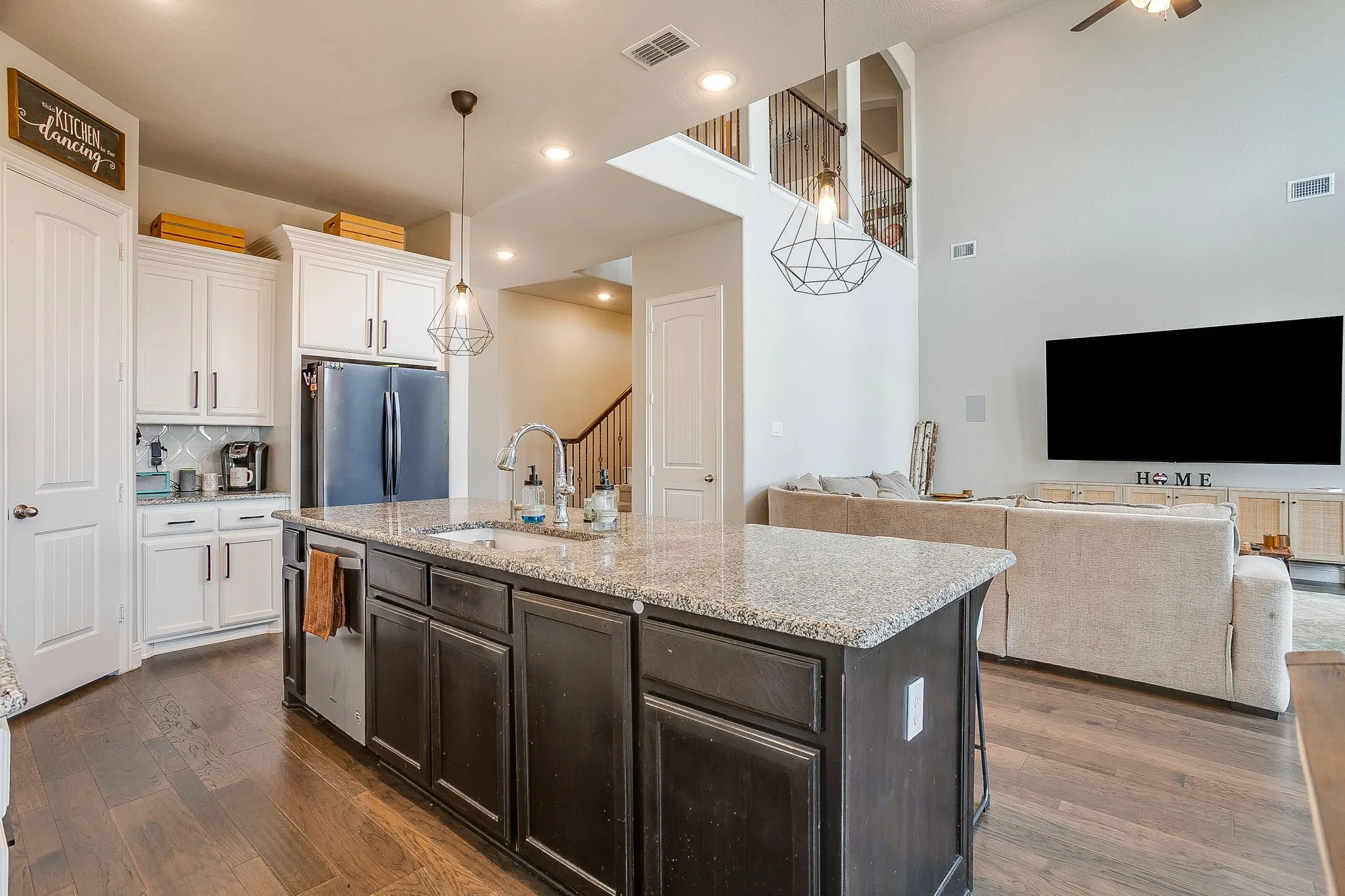 Single Family Residence For Sale in Parker County , 621 Brody Trail, Aledo, Texas 76008, 4 Bedroom, 4 Bathroom, 3 Garage spaces, 3,494 Sqft, built in 2020, mls#21358394, Real Estate Agent in Aledo, Homes For Sale in Parker county, Homes For Sale in Aledo, Realtor in Aledo Texas, Real Estate Brokerage Independent Realty Texas, Luminita Cordes Realtor