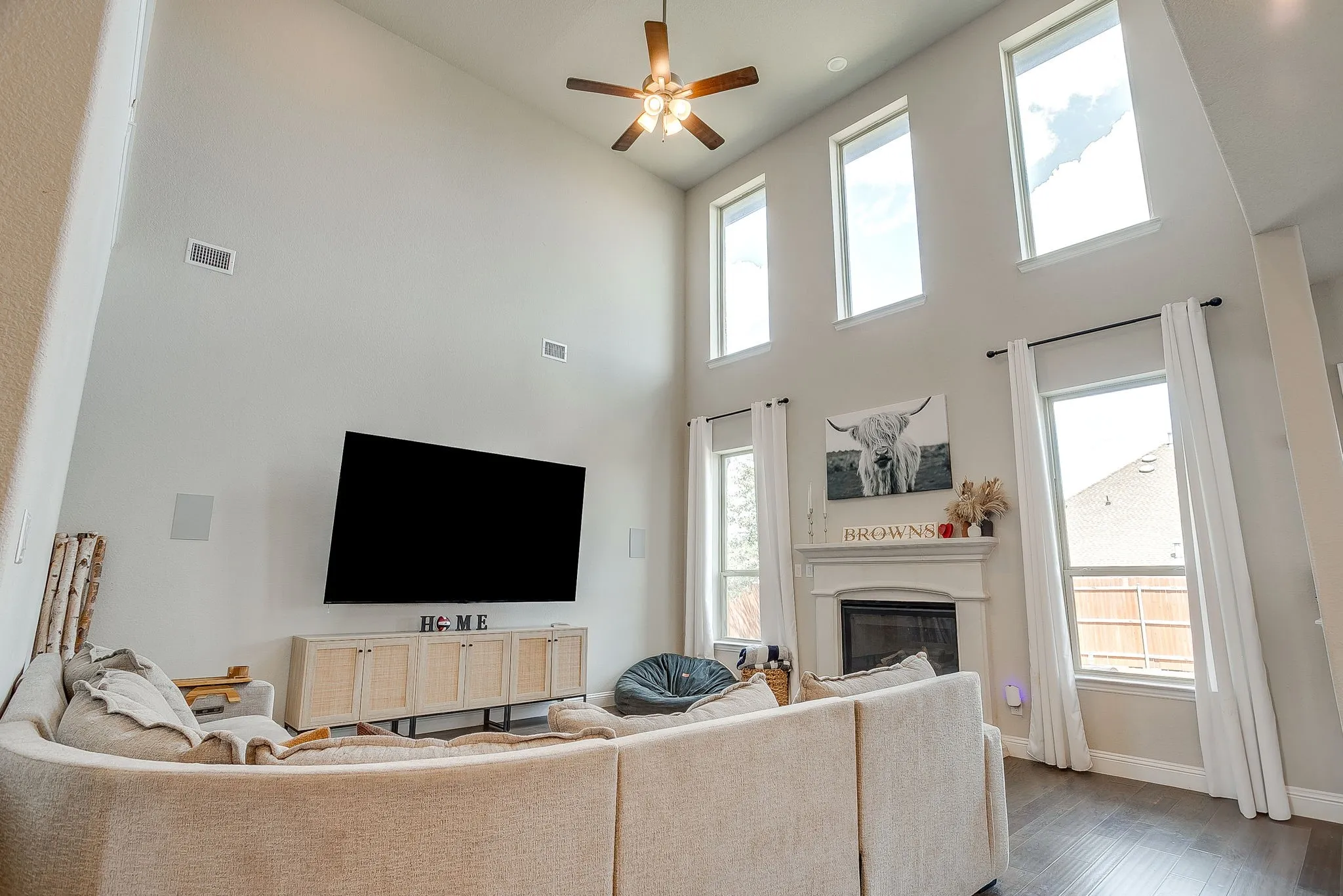 Single Family Residence For Sale in Parker County , 621 Brody Trail, Aledo, Texas 76008, 4 Bedroom, 4 Bathroom, 3 Garage spaces, 3,494 Sqft, built in 2020, mls#21358394, Real Estate Agent in Aledo, Homes For Sale in Parker county, Homes For Sale in Aledo, Realtor in Aledo Texas, Real Estate Brokerage Independent Realty Texas, Luminita Cordes Realtor