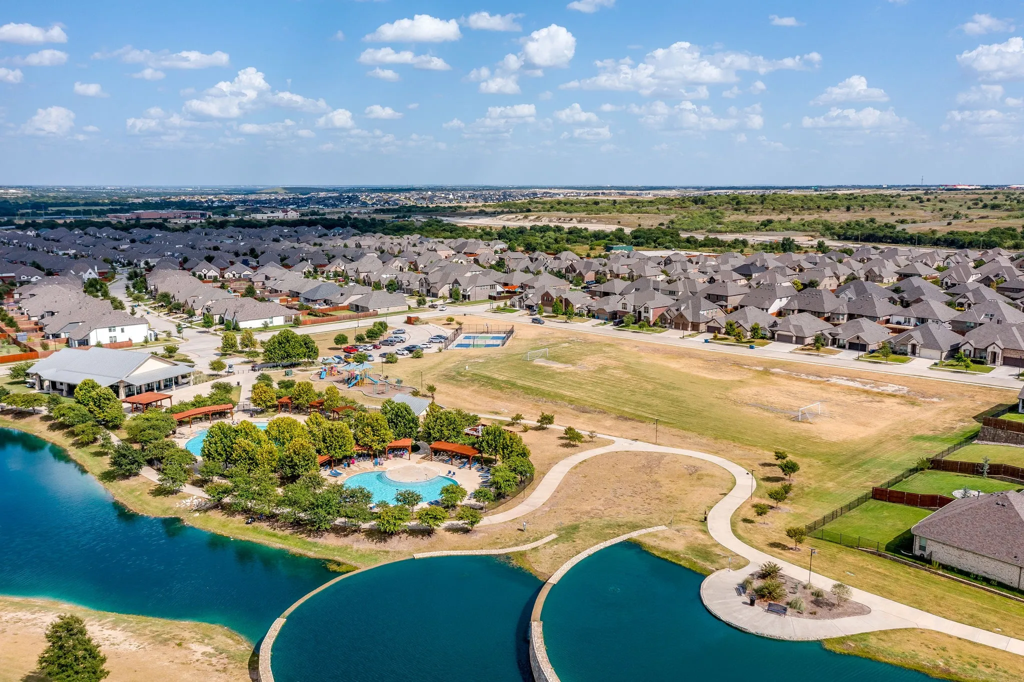 Single Family Residence For Sale in Parker County , 621 Brody Trail, Aledo, Texas 76008, 4 Bedroom, 4 Bathroom, 3 Garage spaces, 3,494 Sqft, built in 2020, mls#21358394, Real Estate Agent in Aledo, Homes For Sale in Parker county, Homes For Sale in Aledo, Realtor in Aledo Texas, Real Estate Brokerage Independent Realty Texas, Luminita Cordes Realtor