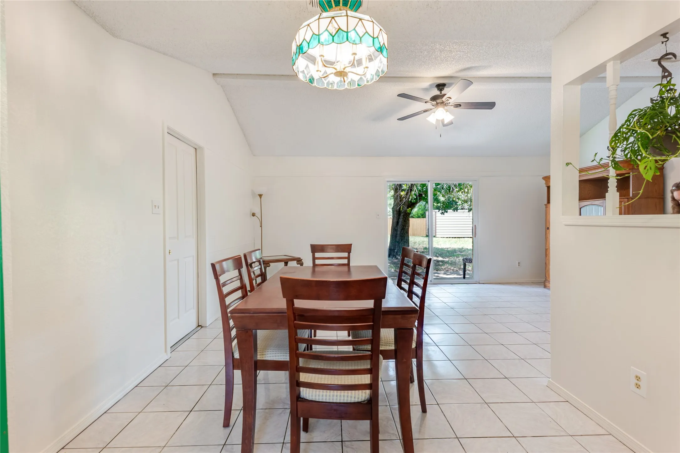 Single Family Residence For Sale in Parker County , 312 Birchwood Street, Azle, Texas 76020, 3 Bedroom, 2 Bathroom, 1 Garage spaces, 1,120 Sqft, built in 1982, mls#21358131, Real Estate Agent in Azle, Homes For Sale in Parker county, Homes For Sale in Azle, Realtor in Azle Texas, Real Estate Brokerage Independent Realty Texas, Luminita Cordes Realtor